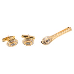 Gucci Gold-tone GG Tie Clip And Cuff Links Set