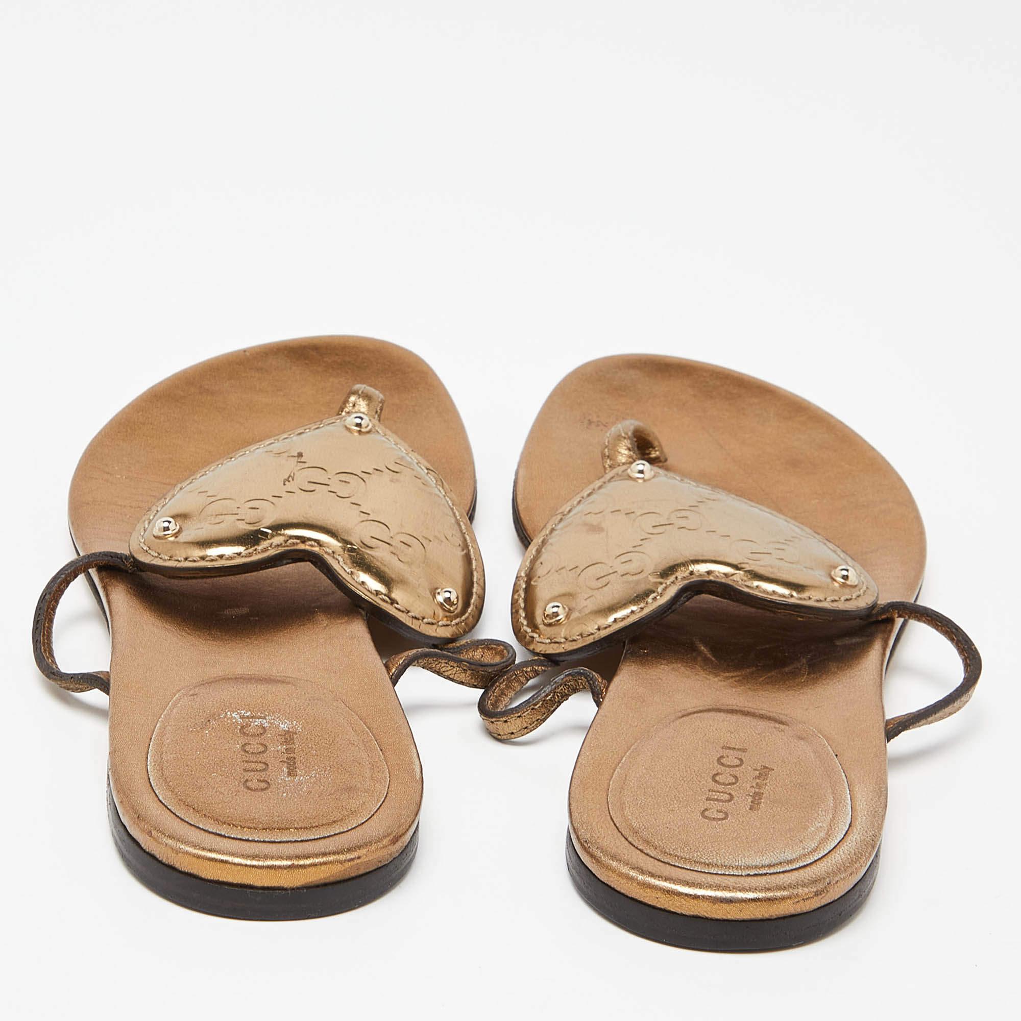 Women's Gucci Golden Metallic Gold Leather Heart Thong Flat Slides Size 36