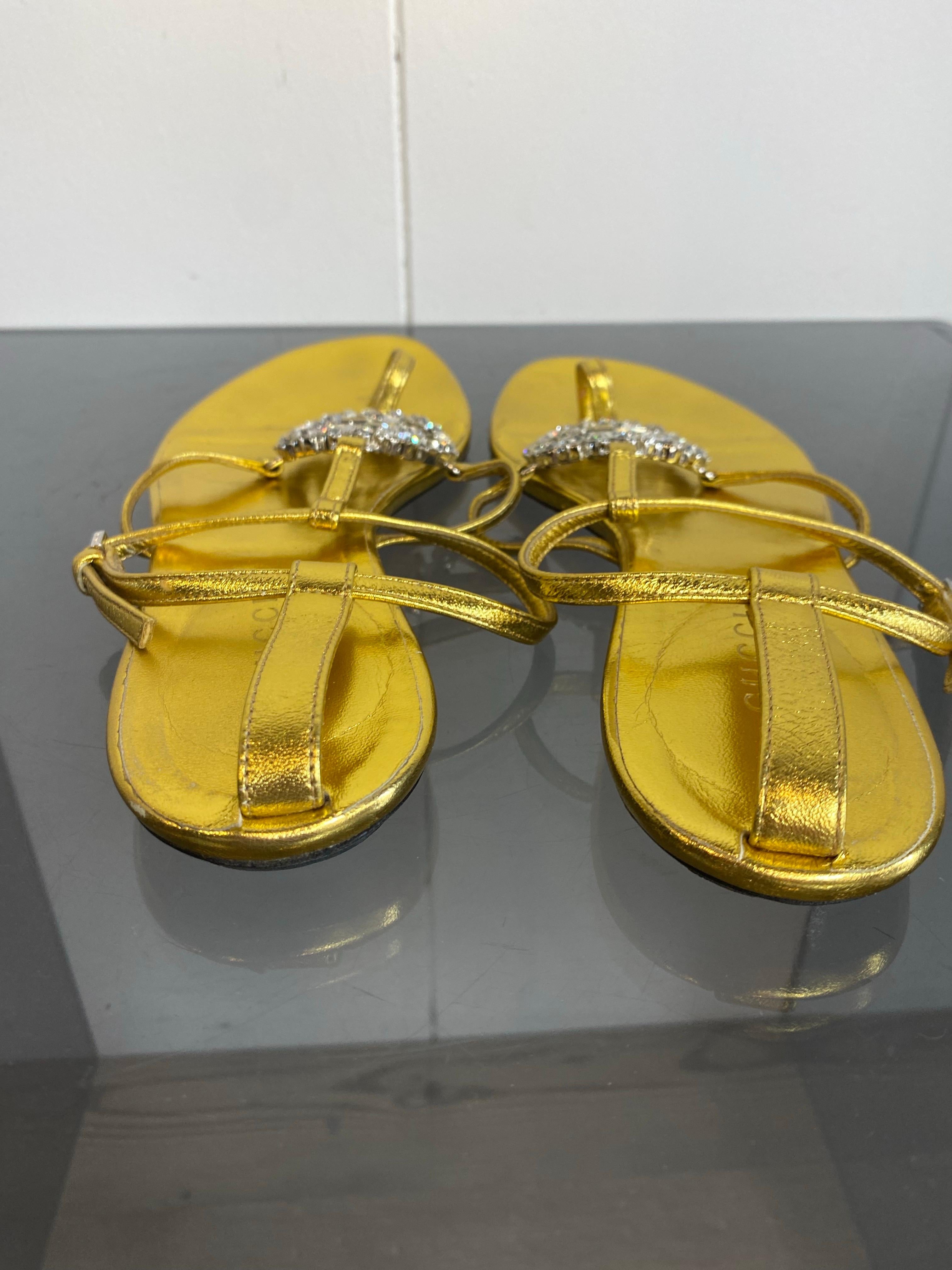 Women's or Men's Gucci golden sandals with strass. For Sale