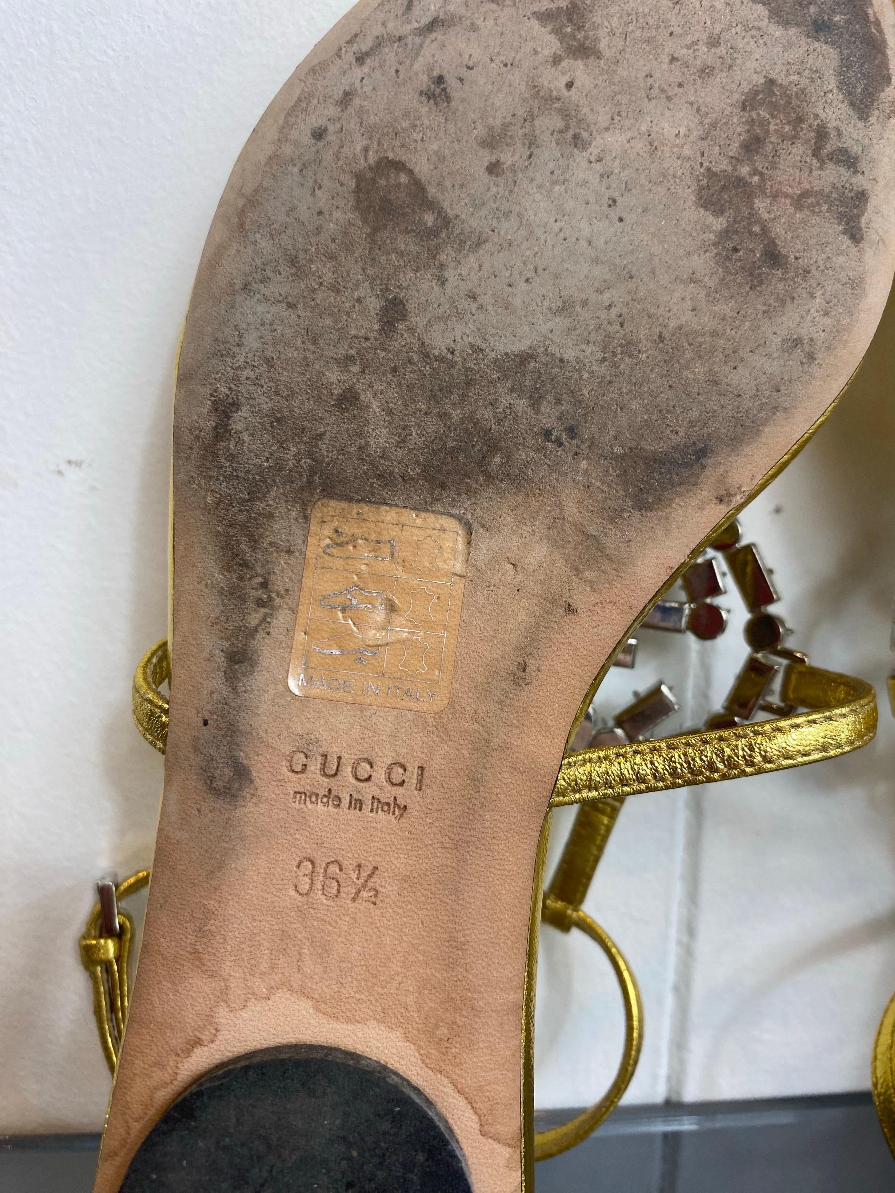 Gucci golden sandals with strass. For Sale 3
