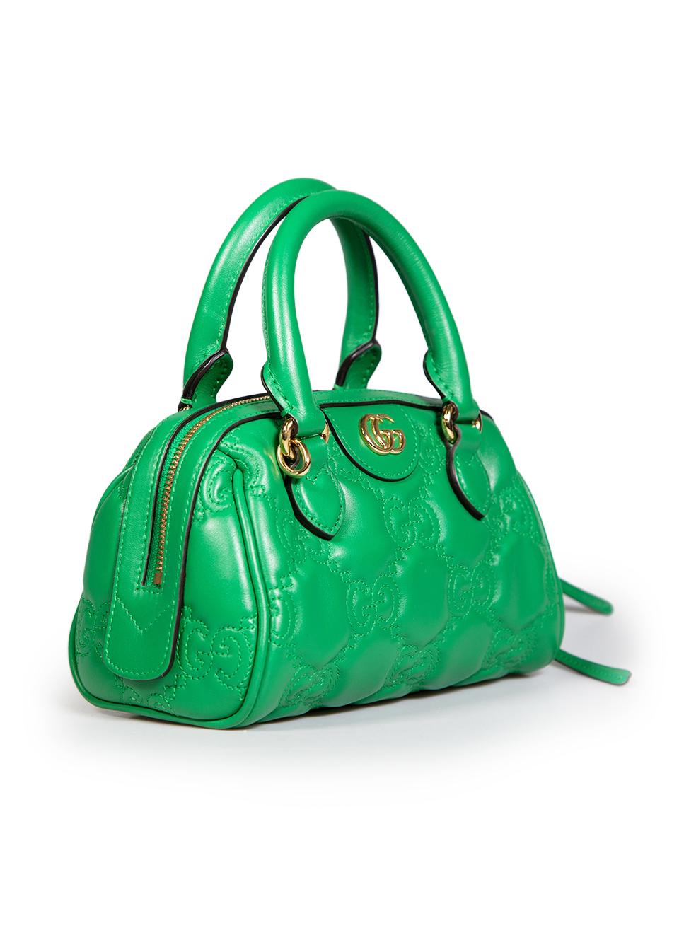 CONDITION ist nie getragen. Keine sichtbaren Verschleiß an der Tasche ist auf dieser neuen Gucci Designer Wiederverkauf Artikel evident.
 
 Einzelheiten
 Grün
 Kalbsleder
 Tasche mit oberem Griff
 Mini
 2x Griffe oben
 1x Kette abnehmbarer Gurt
 1x
