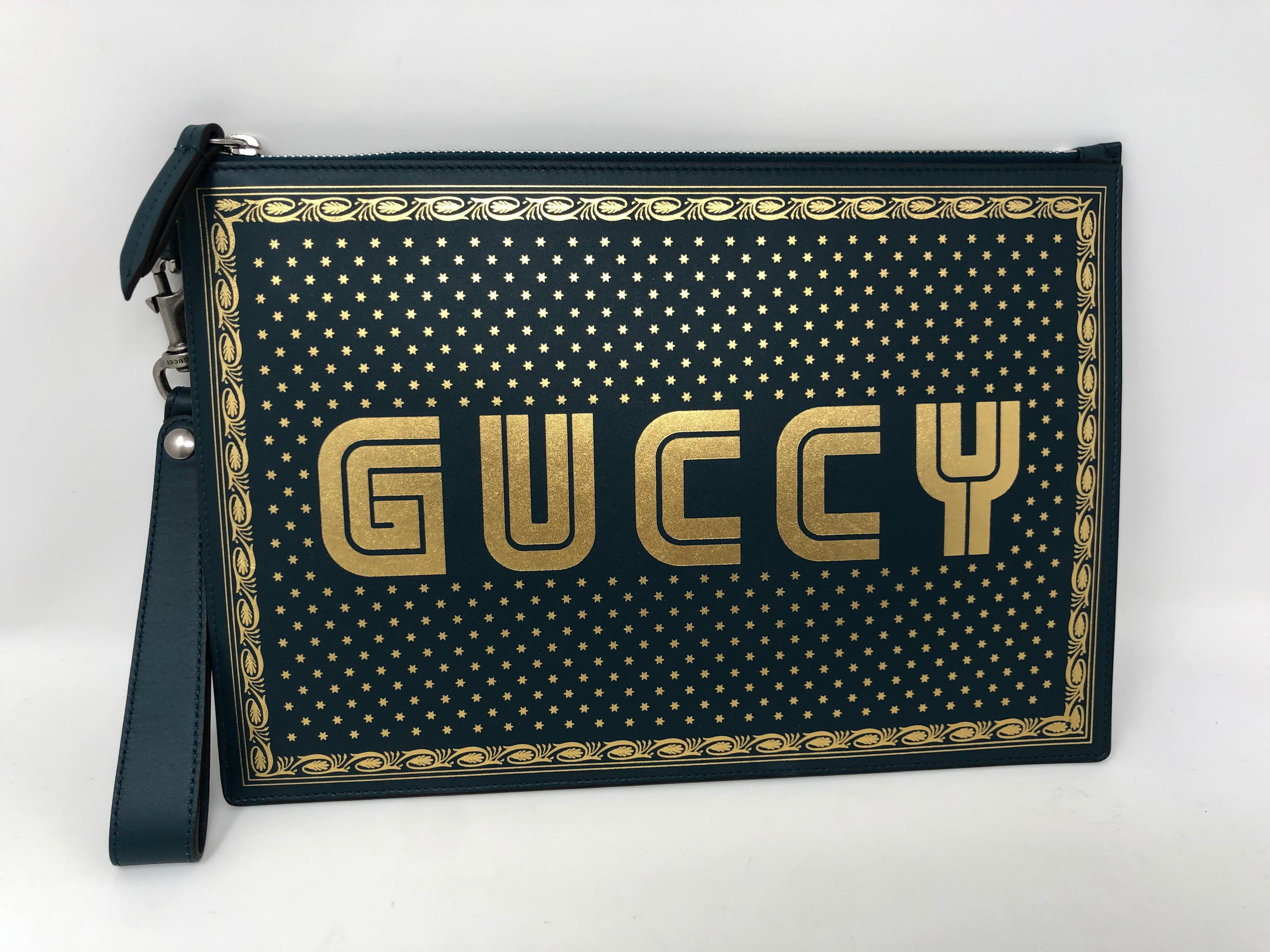 Gucci Green Clutch In New Condition In Athens, GA