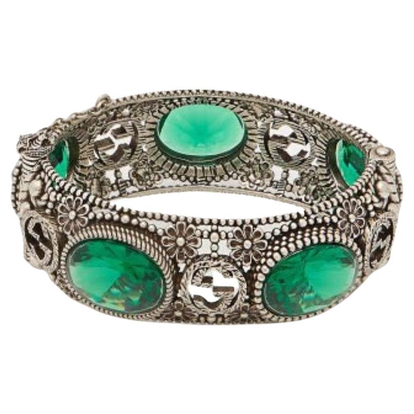 Gucci-Armband aus Sterlingsilber mit grünem Kristallverzierung im Angebot