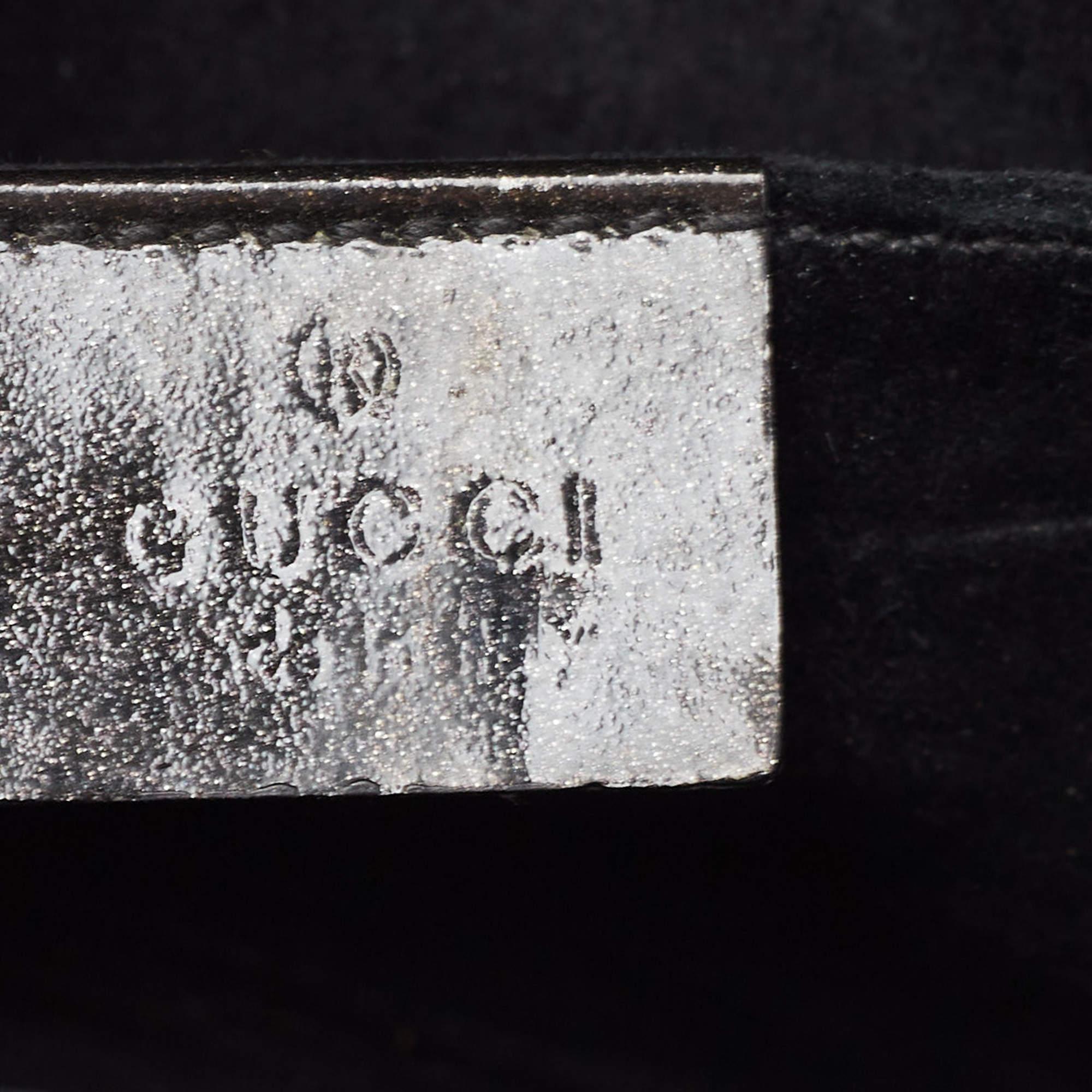 Gucci Green Glitter Patent Leather Buckle Long Clutch For Sale 3