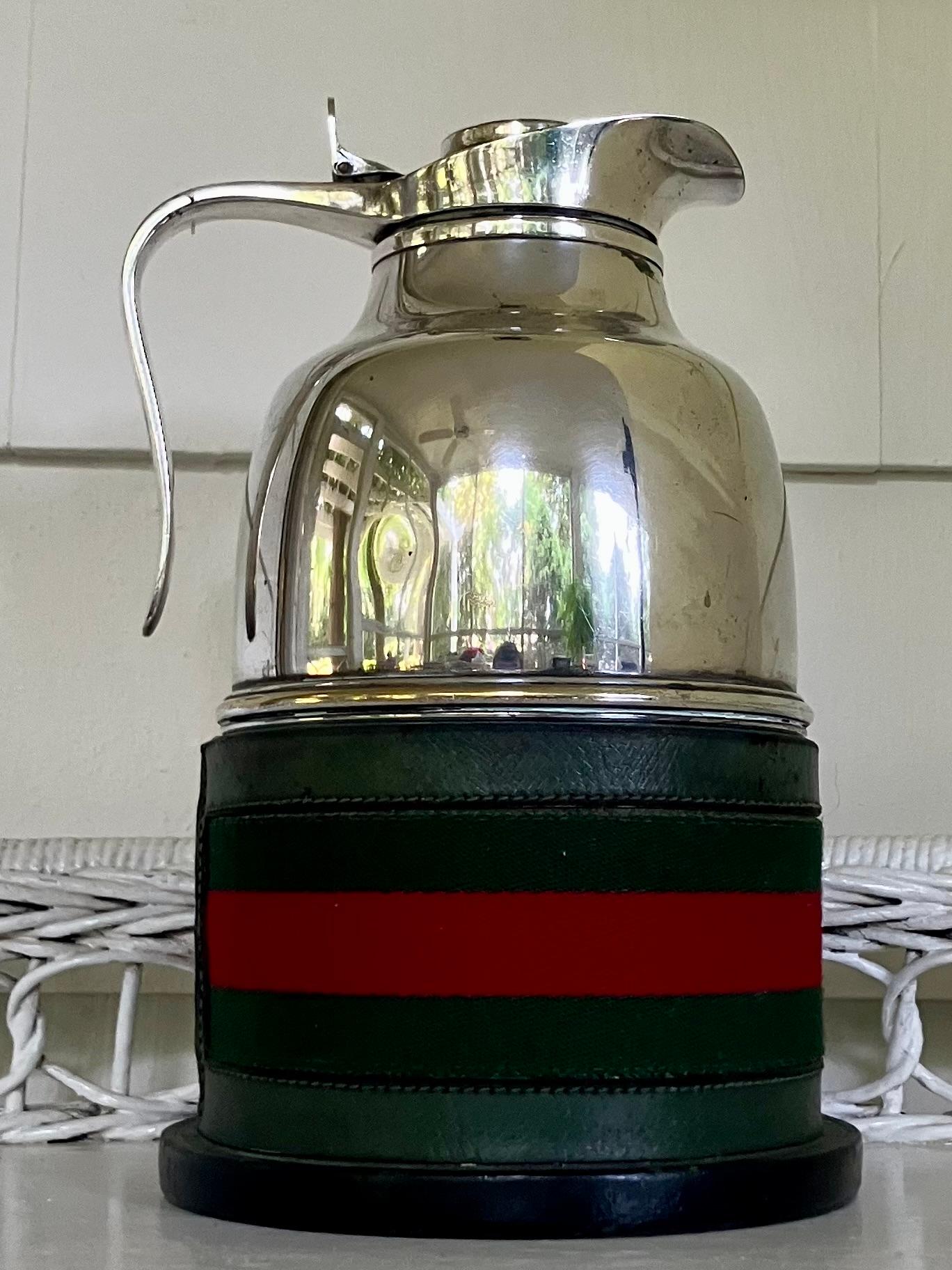Gucci Green Leather and Silvered Metal Thermos en Bueno estado para la venta en New York, NY