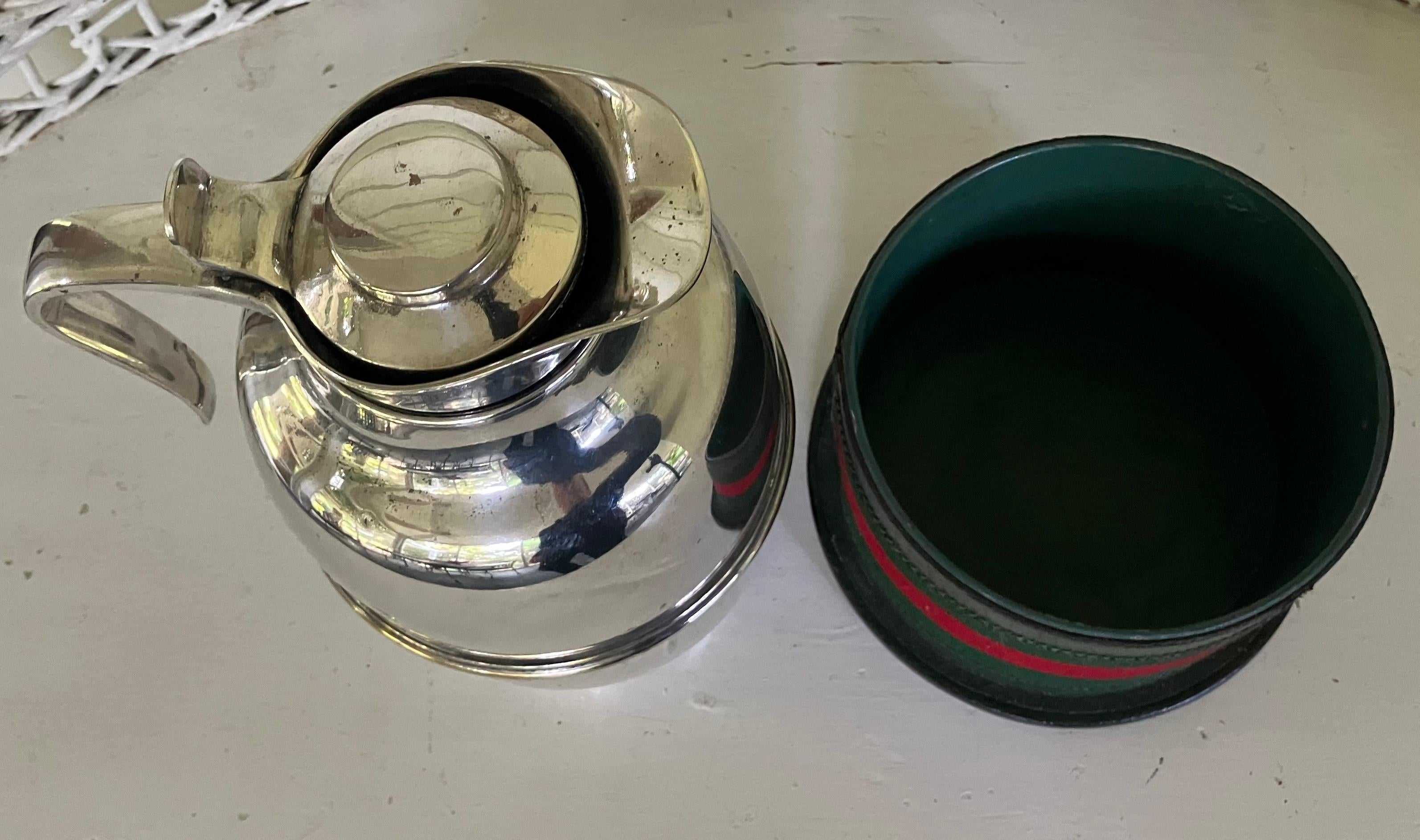 Gucci Green Leather and Silvered Metal Thermos Chapado en plata en venta