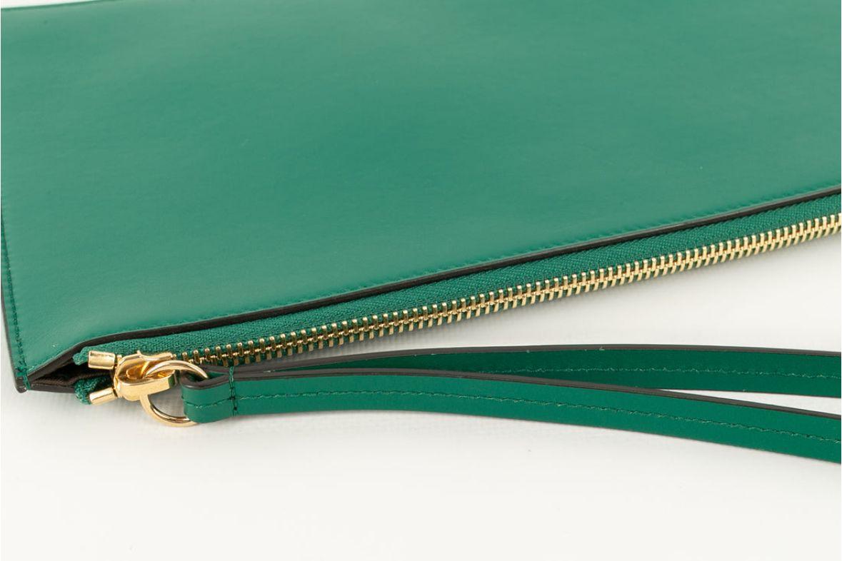 Gucci Green Leather Clutch Bag For Sale 1