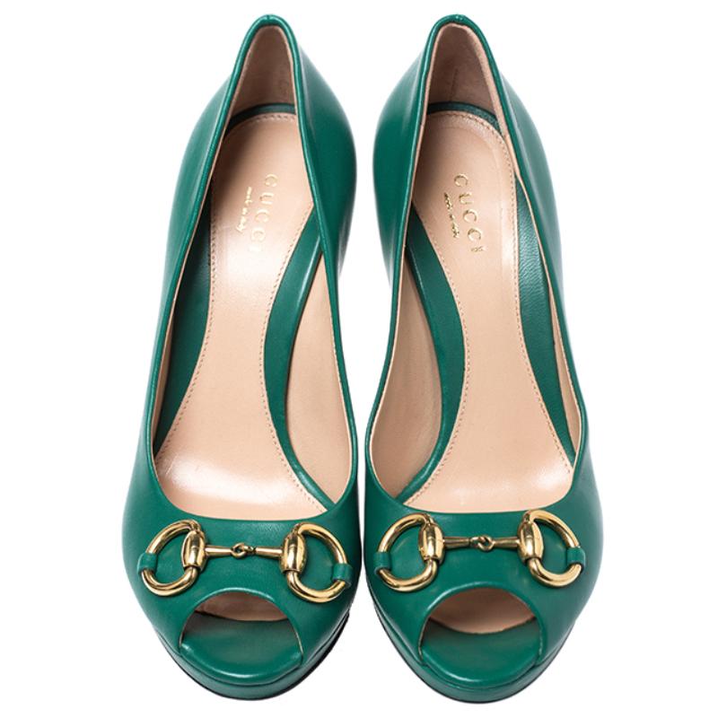 Gucci Green Leather New Hollywood Horsebit Peep Toe Pumps Size 35.5 In Excellent Condition In Dubai, Al Qouz 2