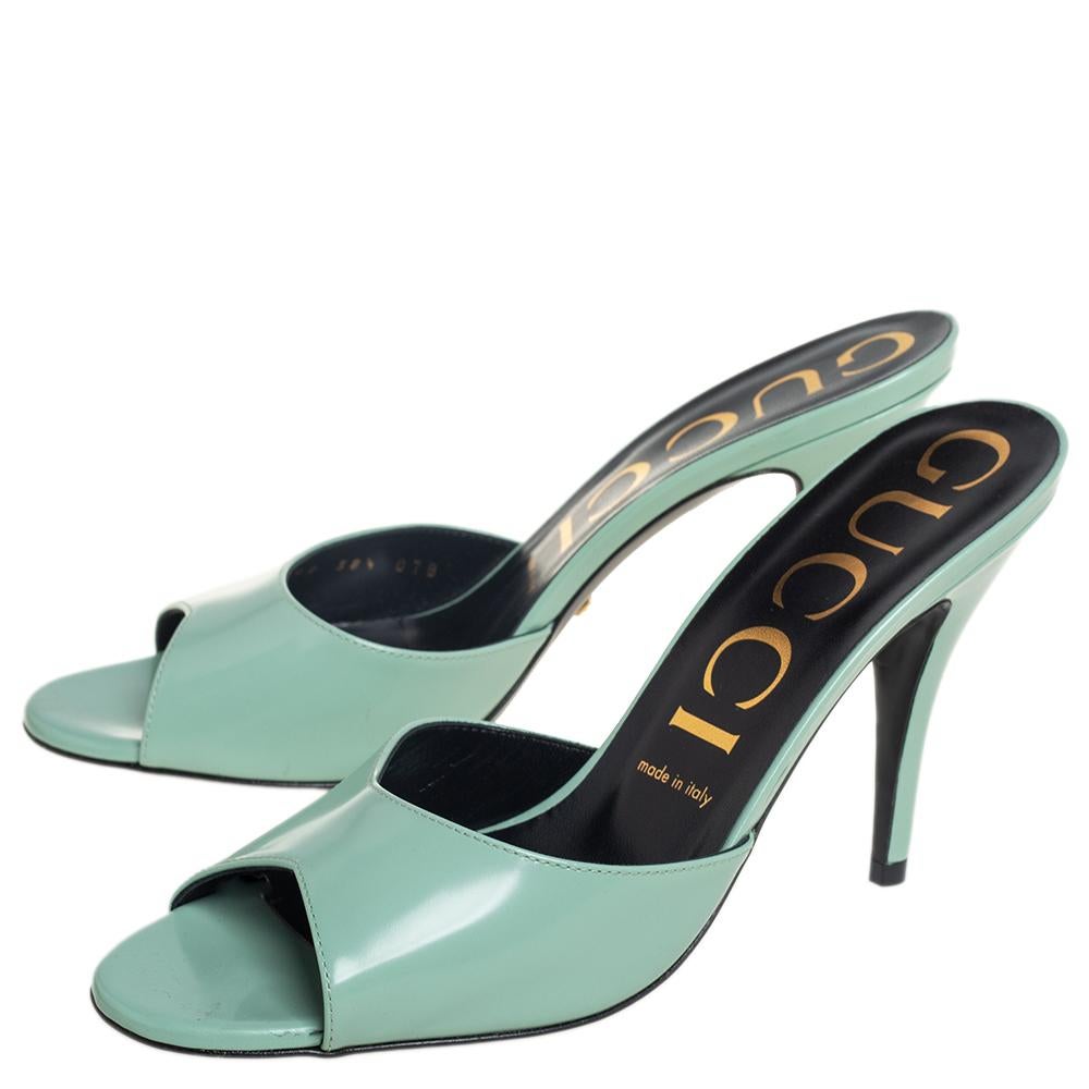 Gucci Green Leather Peep Toe Mules Sandals Size 38.5 In Good Condition In Dubai, Al Qouz 2