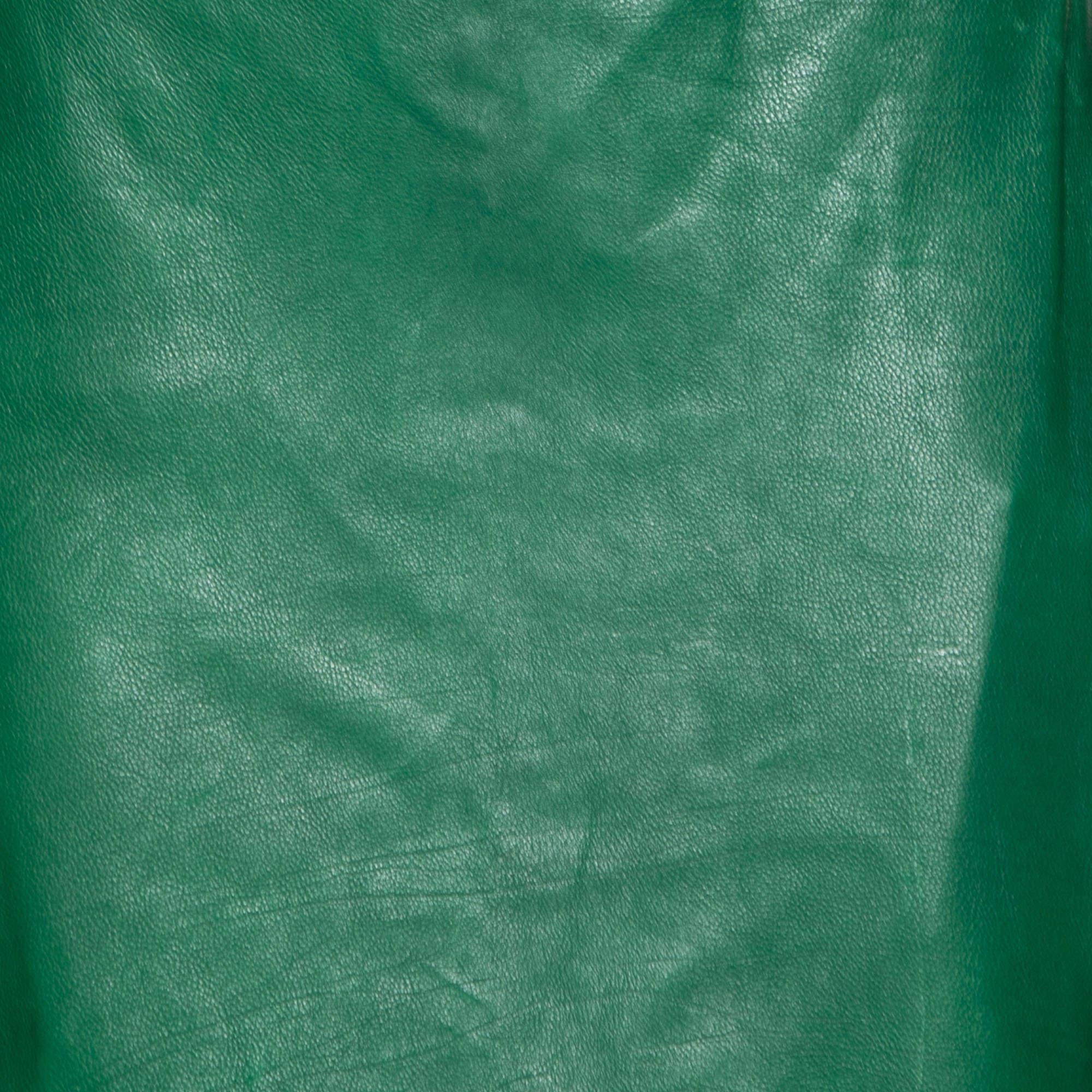 Gucci Green Leather Pencil Midi Skirt M In Excellent Condition For Sale In Dubai, Al Qouz 2