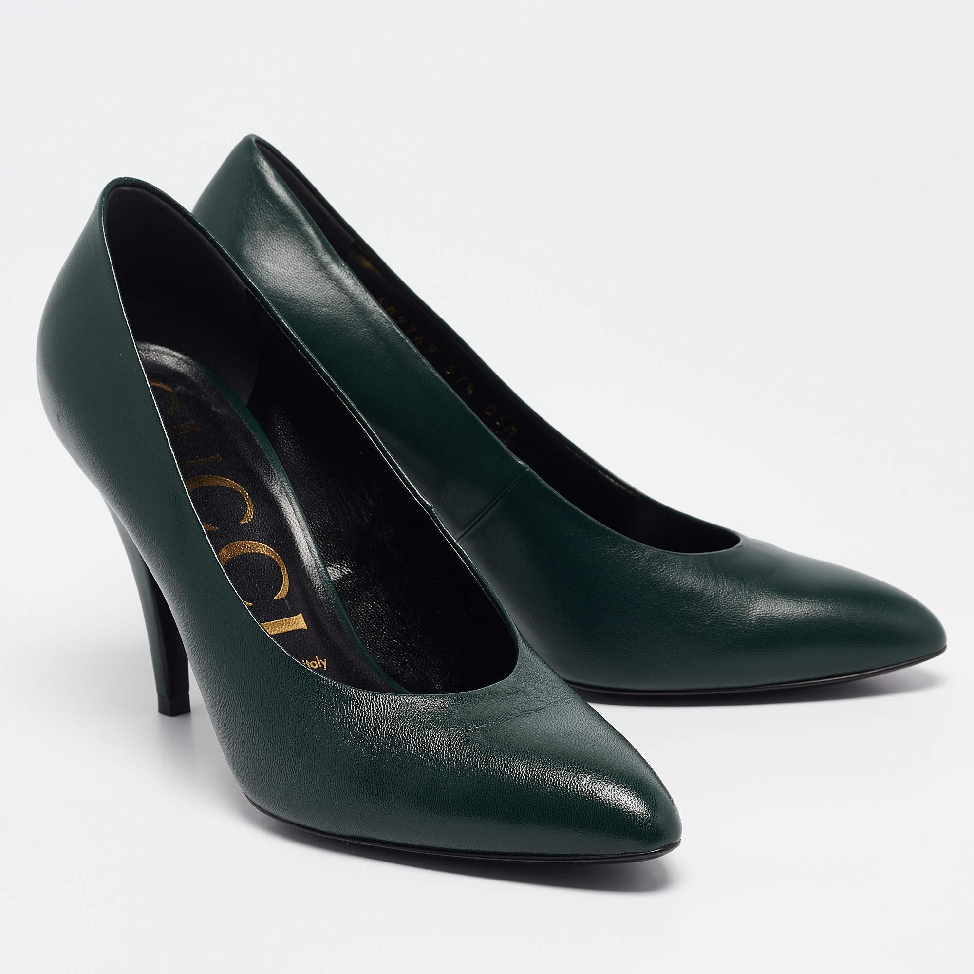 Gucci Green Leather Pointed Toe Pumps Size 37.5 In Good Condition In Dubai, Al Qouz 2