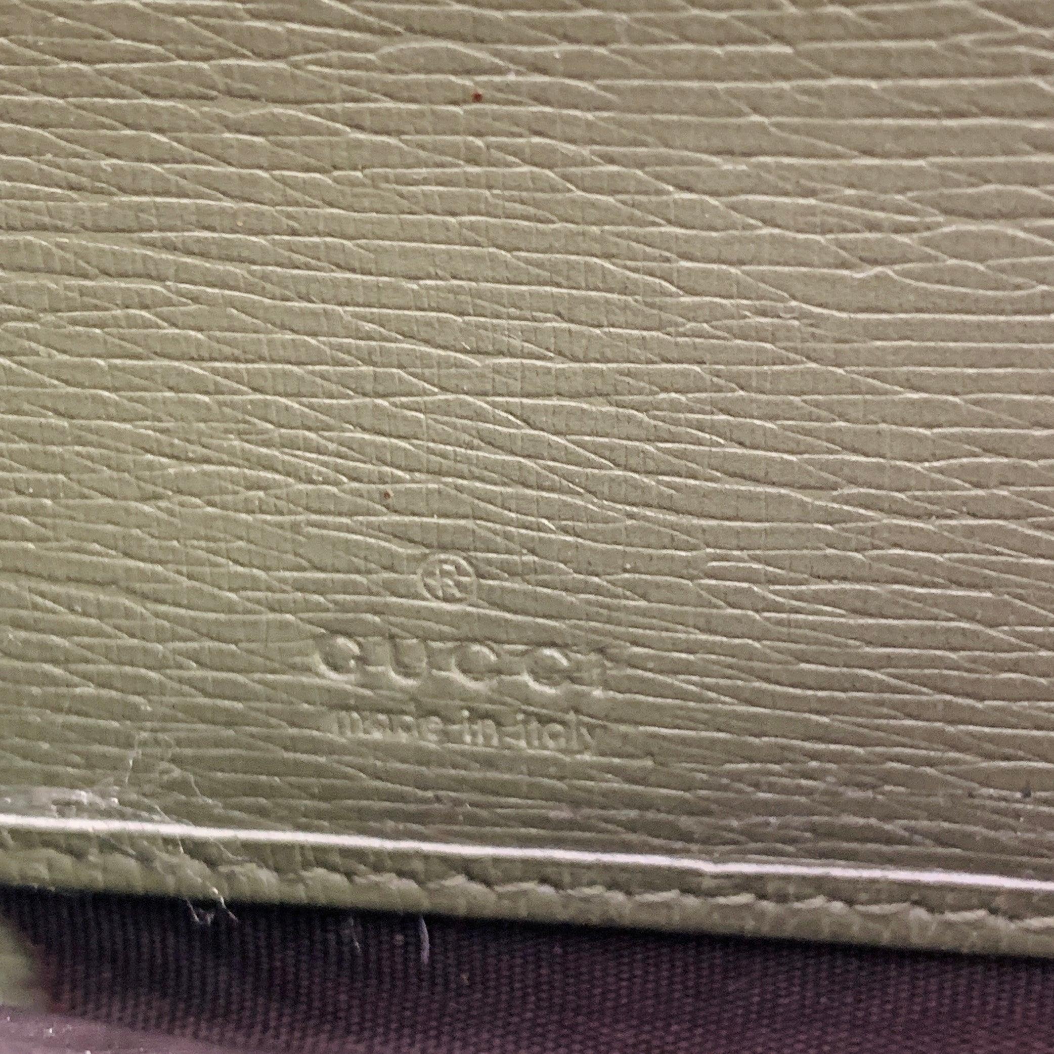 Men's GUCCI Green Leather Zip Wallet For Sale