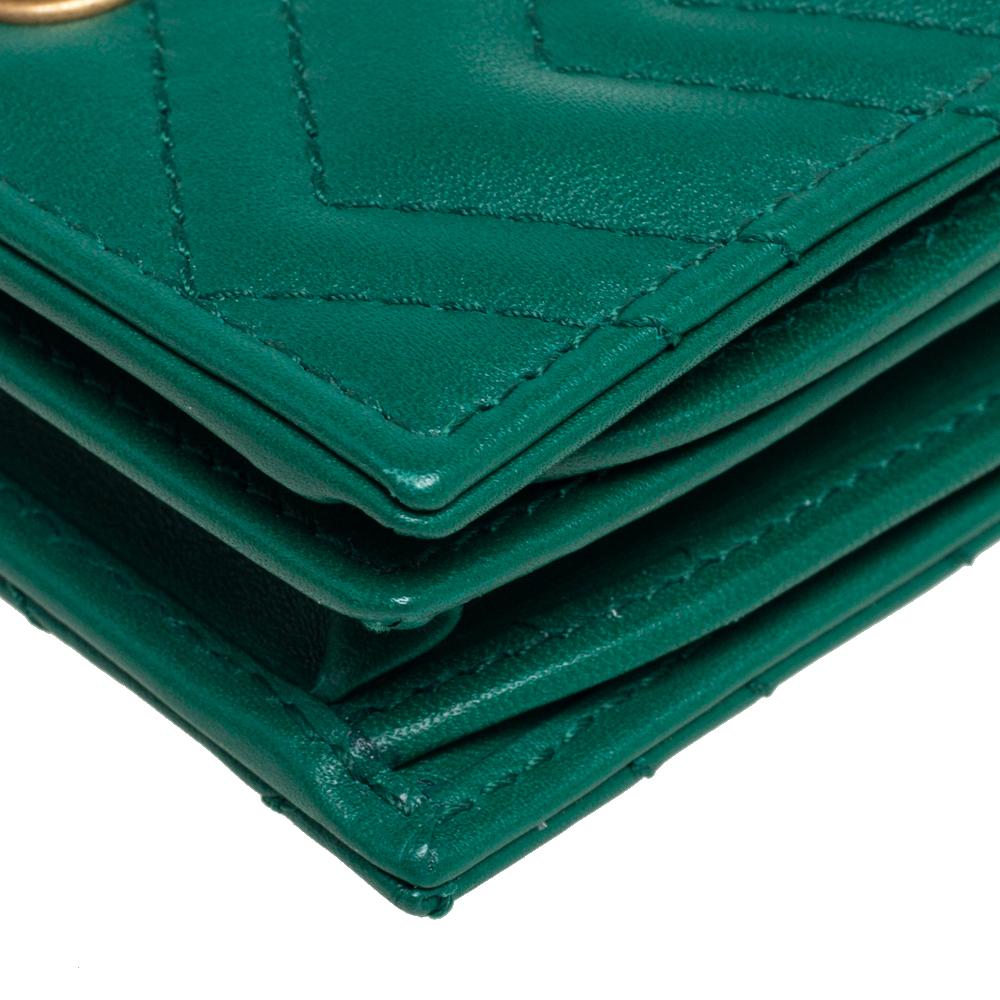 Gucci Green Matelassé Leather GG Marmont Card Case In New Condition In Dubai, Al Qouz 2