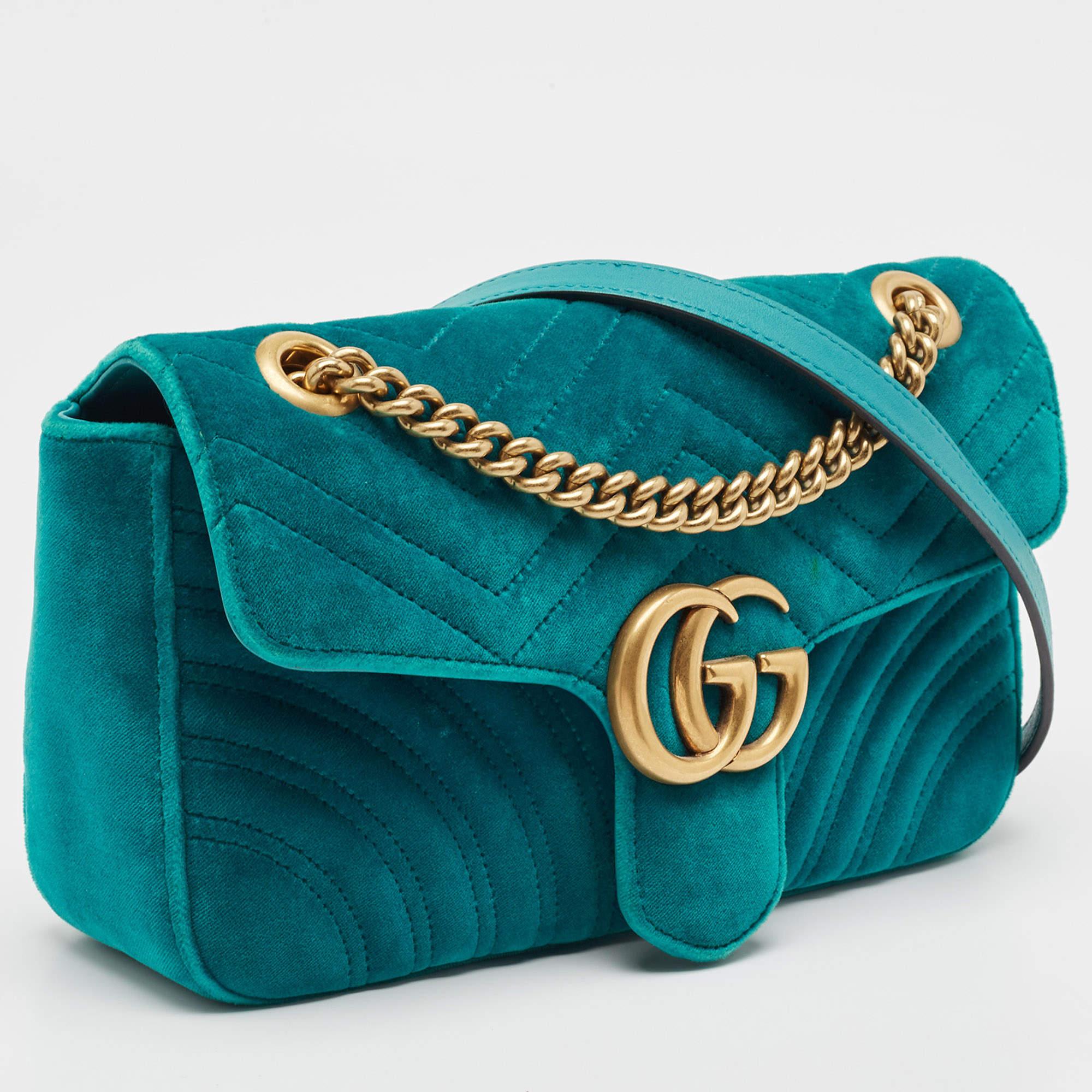 Gucci Green Matelassé Velvet Small GG Marmont Shoulder Bag In Excellent Condition In Dubai, Al Qouz 2