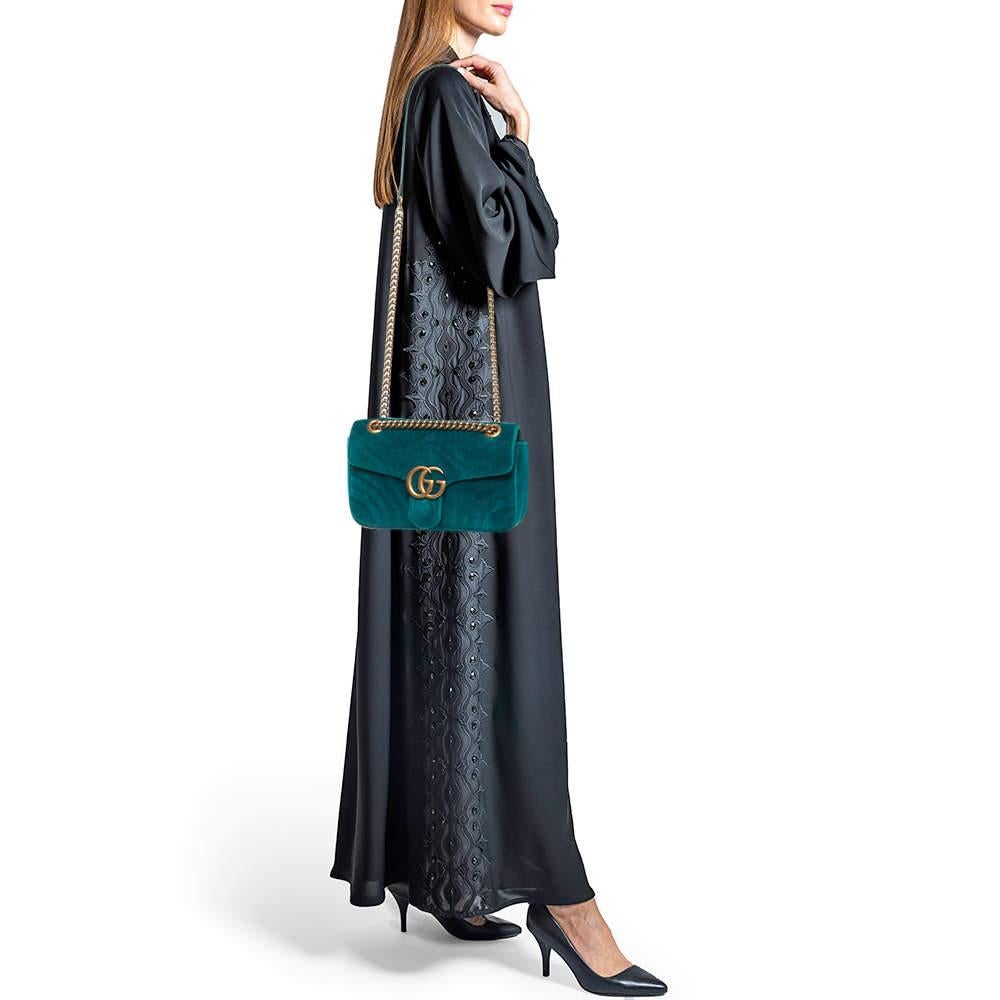 Gucci Green Matelassé Velvet Small GG Marmont Shoulder Bag In Good Condition In Dubai, Al Qouz 2