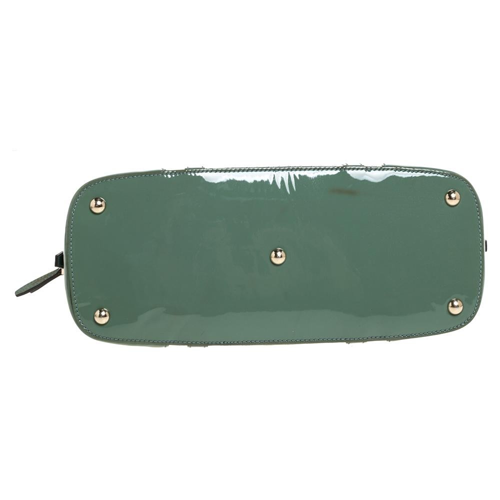 Gucci Green Microguccissima Patent Leather Small Nice Bag In Good Condition In Dubai, Al Qouz 2