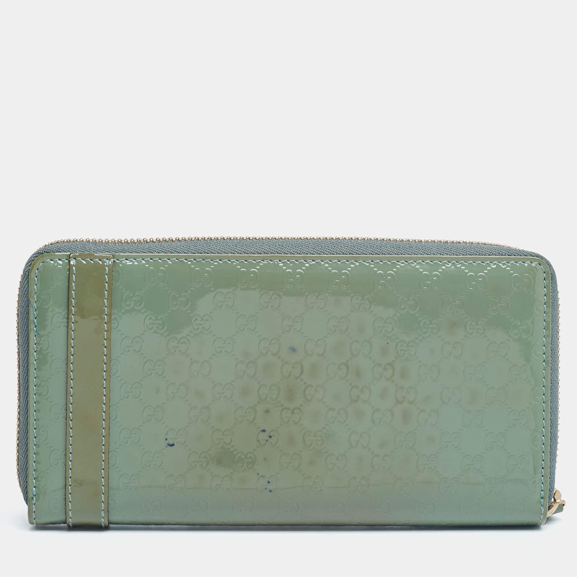 Gray Gucci Green Microguccissima Patent Leather Zip Around Wallet For Sale