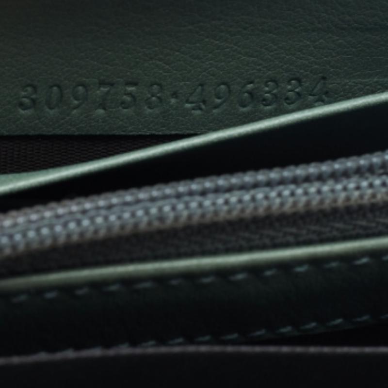 Gucci Green Microguccissima Patent Leather Zip Around Wallet For Sale 3