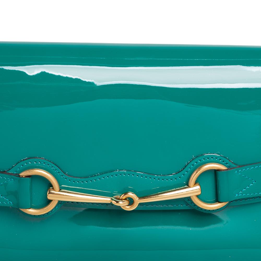 Gucci Green Patent Leather Horsebit Clutch In Good Condition In Dubai, Al Qouz 2