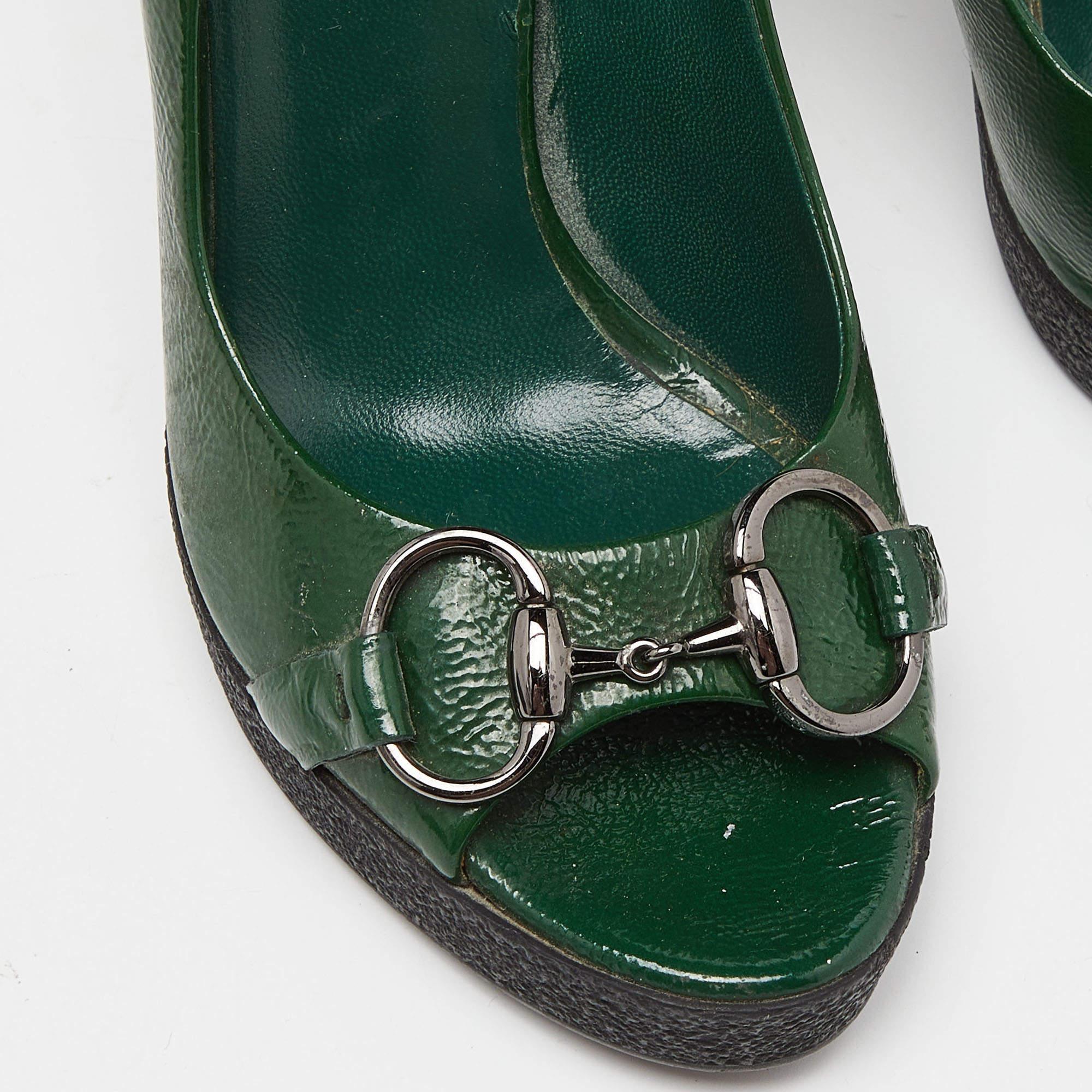 Women's Gucci Green Patent Leather Horsebit Peep Toe Pumps Size 36 For Sale
