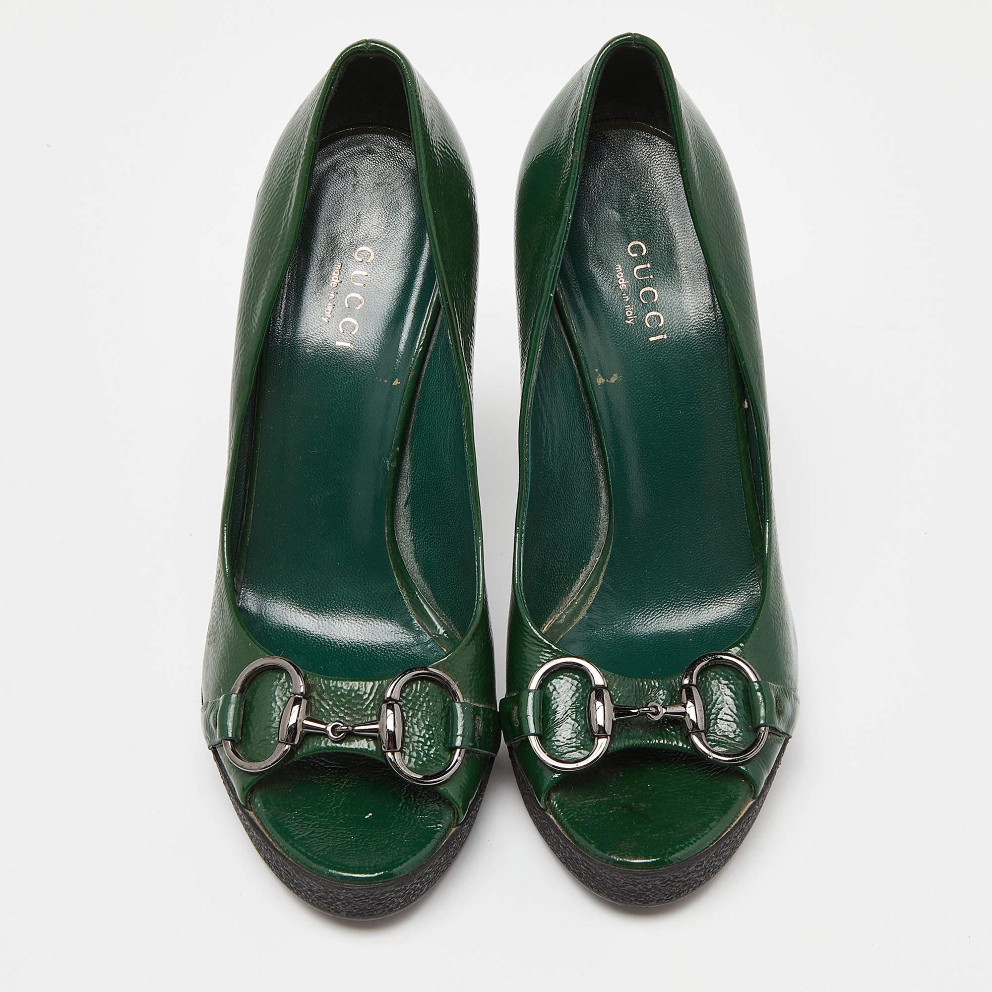 Gucci Green Patent Leather Horsebit Peep Toe Pumps Size 36 en vente 1
