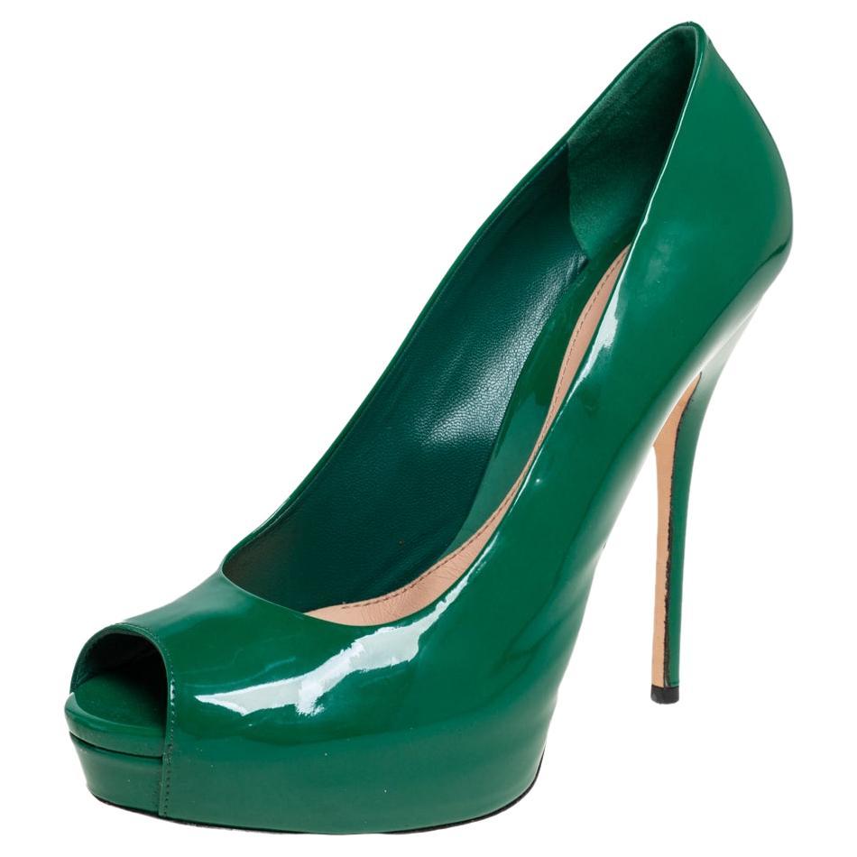 GUCCI Pumps In Green Patent Leather For Sale at 1stDibs | green patent ...