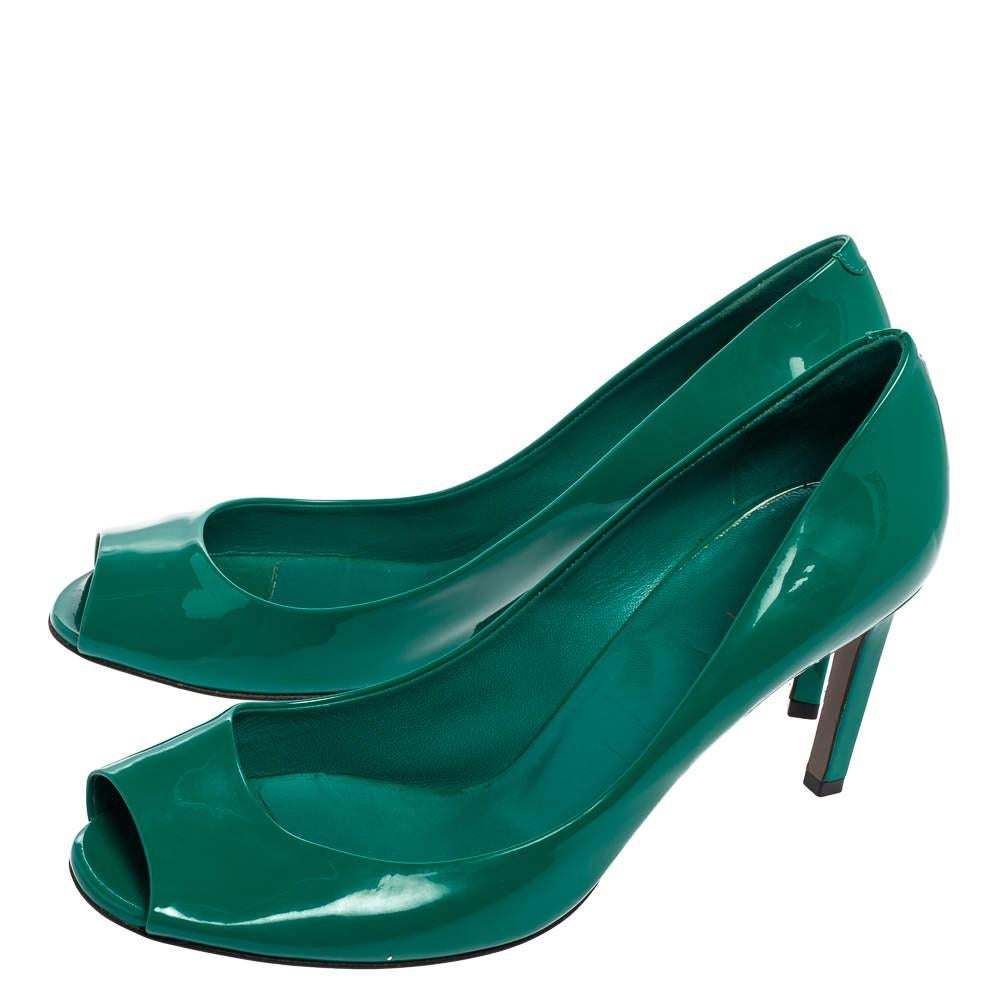 Women's Gucci Green Patent Leather Peep Toe Pumps Size 38 For Sale