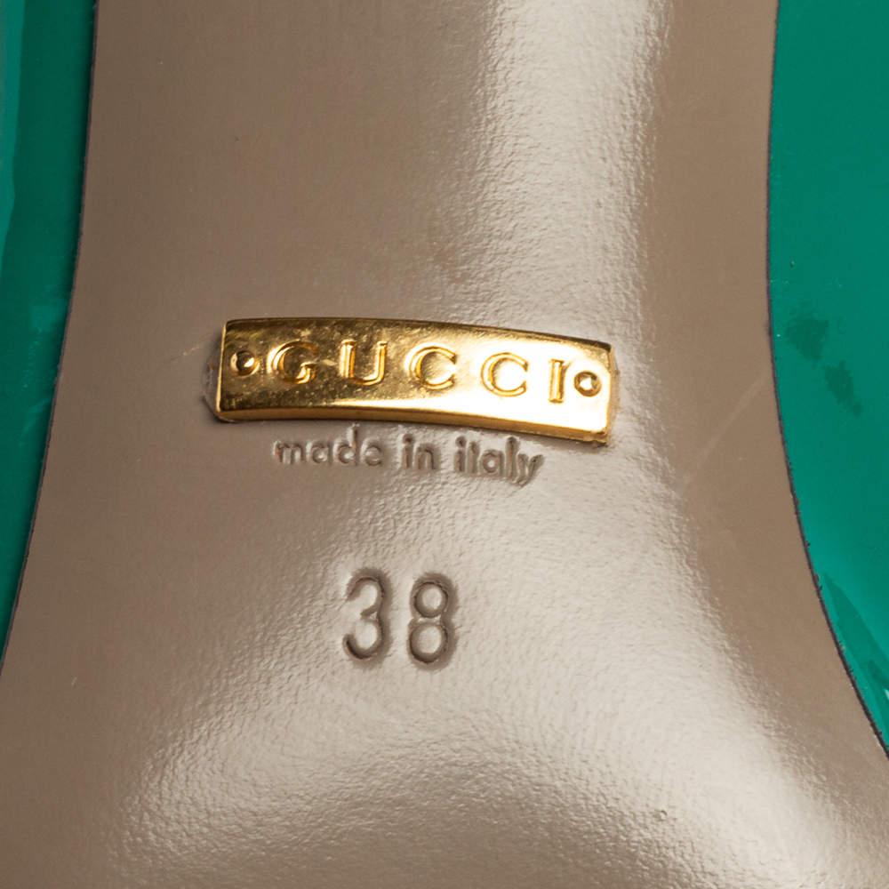 Gucci Grüne Peep Toe Pumps aus Lackleder Größe 38 im Angebot 1