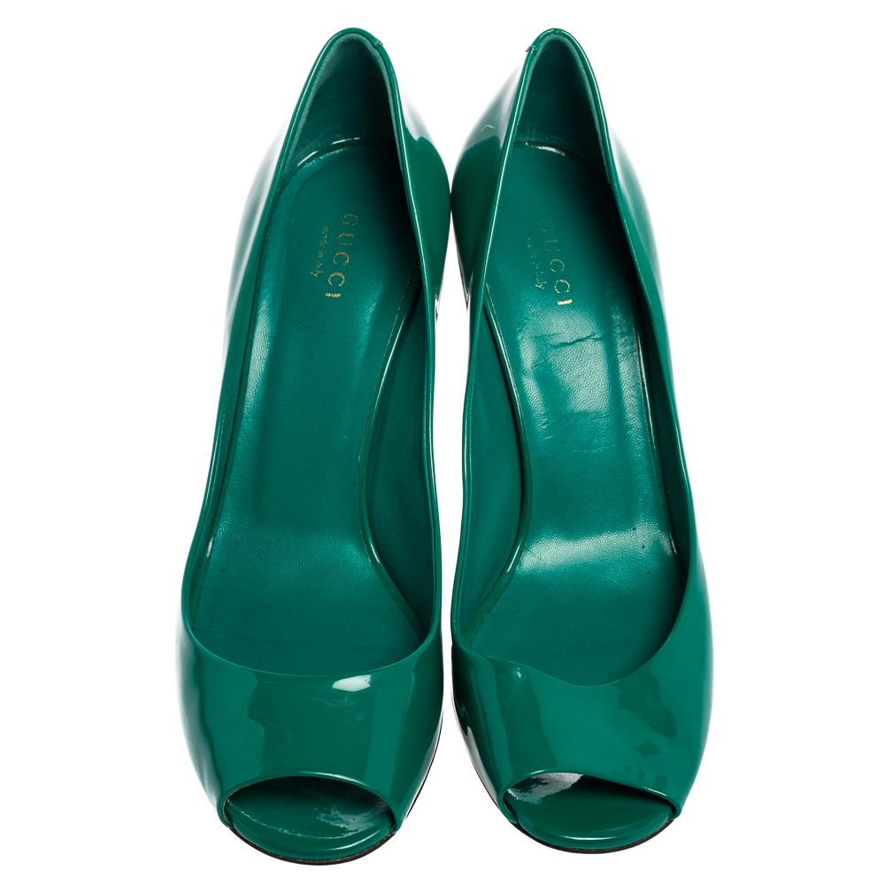 Gucci Green Patent Leather Peep Toe Pumps Size 38 In Good Condition In Dubai, Al Qouz 2