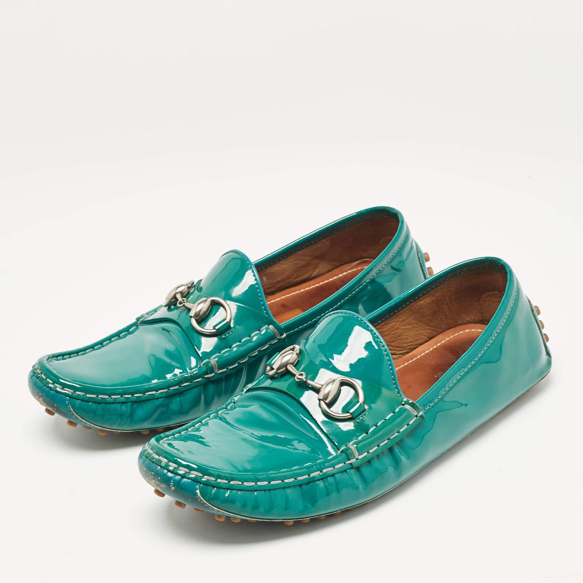 Per completare perfettamente il tuo abbigliamento  ti proponiamo questo paio di mocassini che non parlano d'altro che di stile. Le scarpe sono state realizzate con maestria e sono progettate per essere facili da indossare. Sono la scelta giusta per