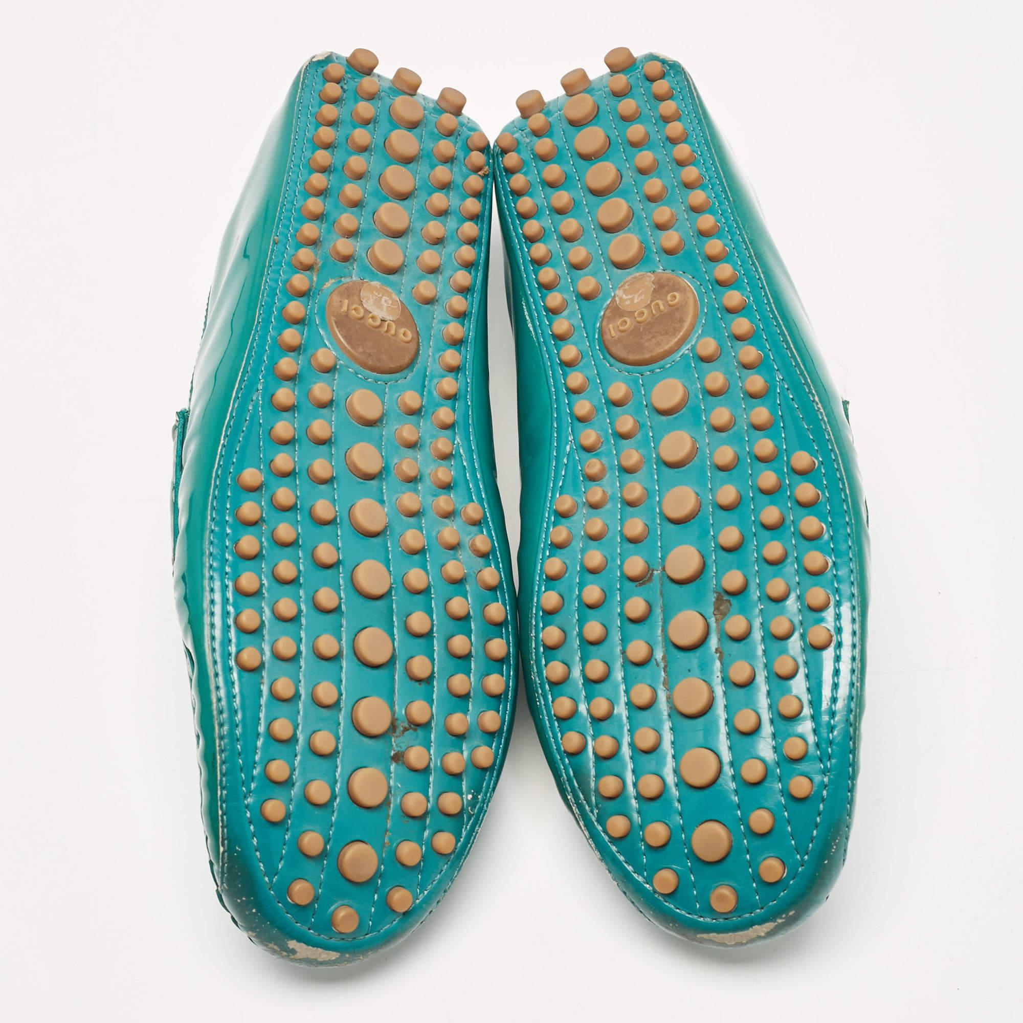 Gucci, mocassini in pelle verniciata verde taglia 38 in vendita 1