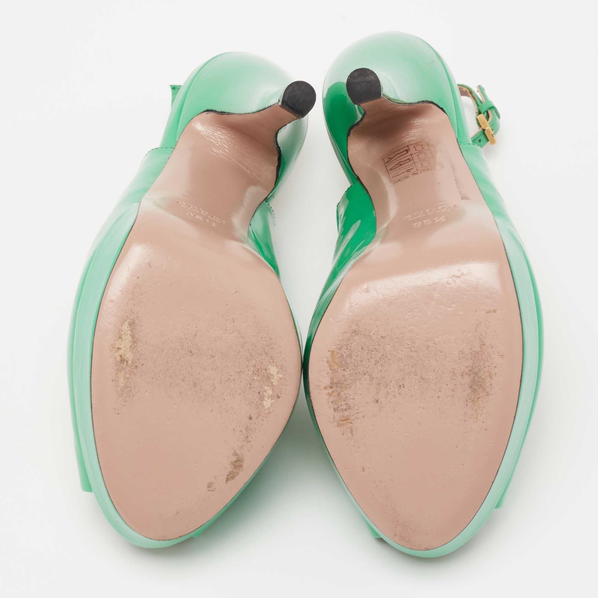 Gucci Green Patent Leather Sofia Platform Peep Toe Ankle Strap Sandals Size 35.5 In Good Condition For Sale In Dubai, Al Qouz 2