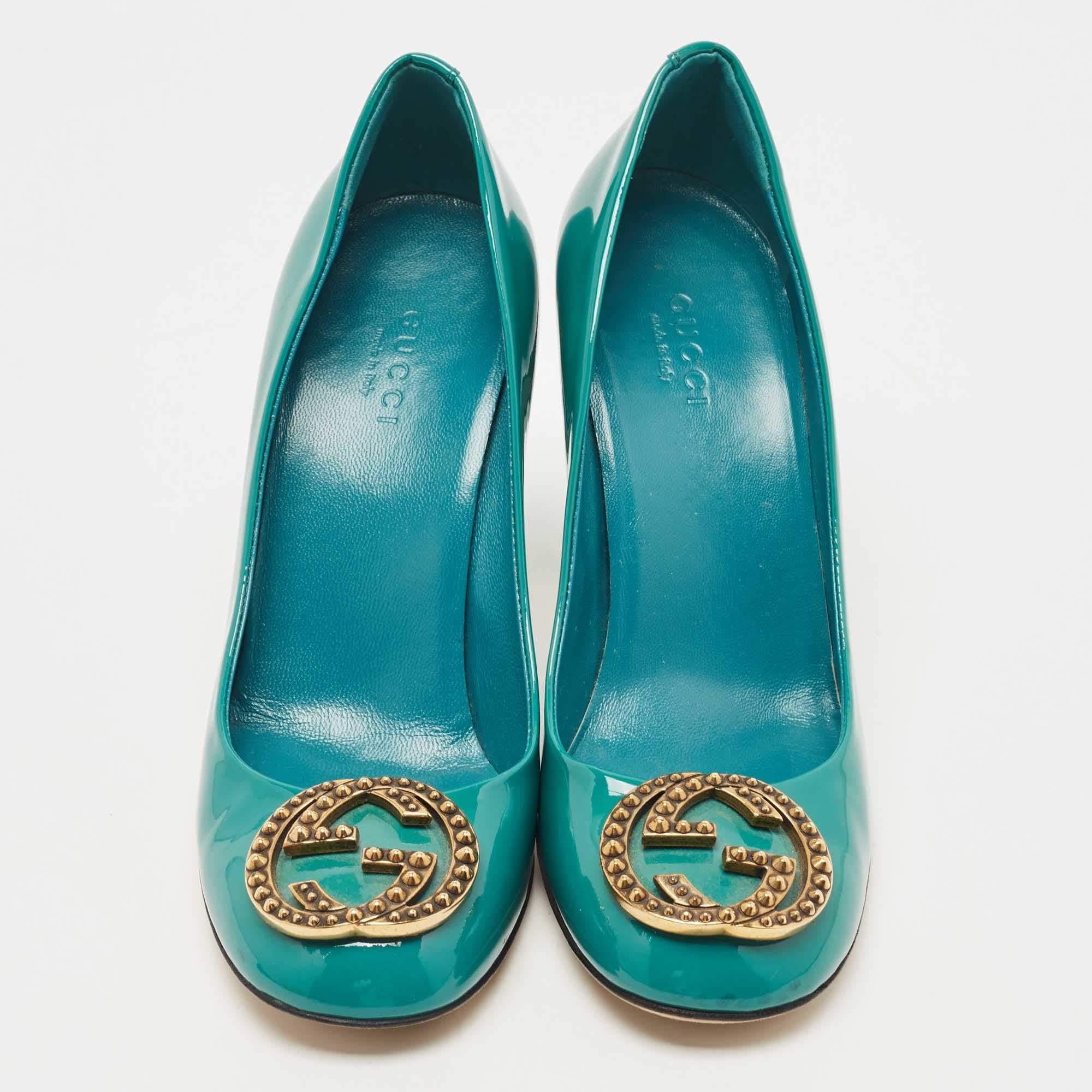 Great for work or a day out, these Gucci pumps will take you look to the next level. The green patent leather uppers are highlighted with the signature interlocking GG buckles at the vamps. They feature 8.5cm heels and round toes. The insoles are
