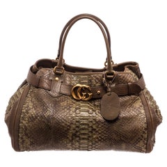 Gucci Grüne Python GG Laufsteg-Tasche