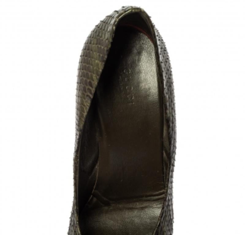 Women's Gucci Green Python Leather Platform Pumps Size 40 For Sale