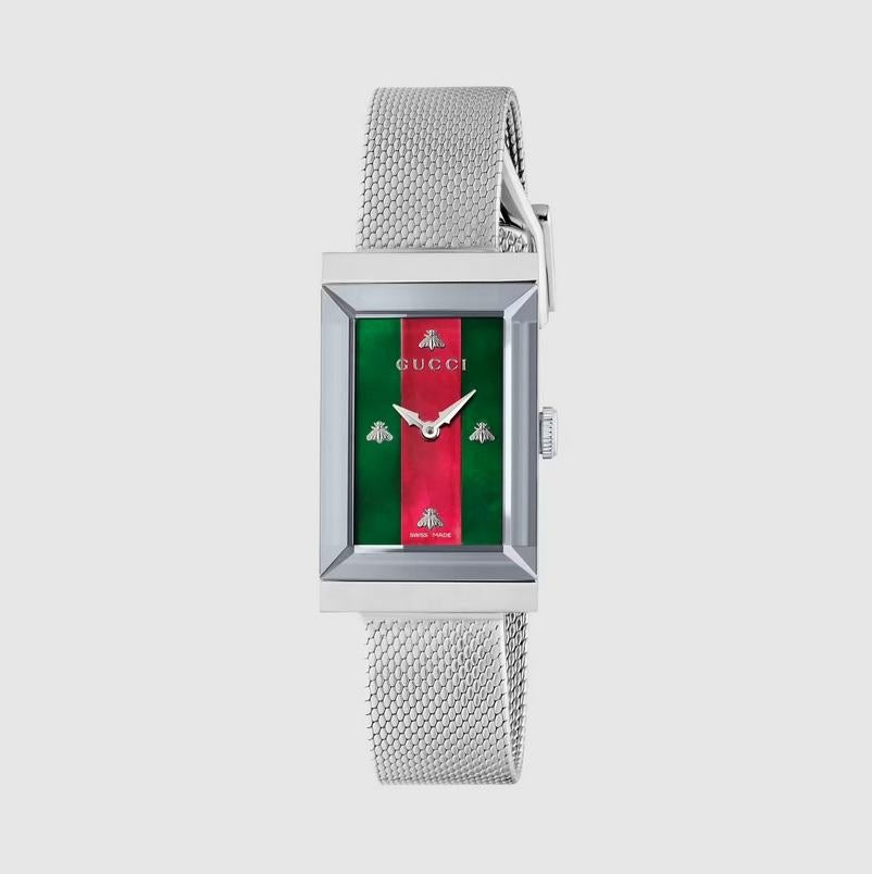 Steel case, green and red Web mother of pearl dial with bees indexes, steel mesh bracelet
Quartz movement
Water resistance: 3 ATM (100 feet/30 meters)
YA147401