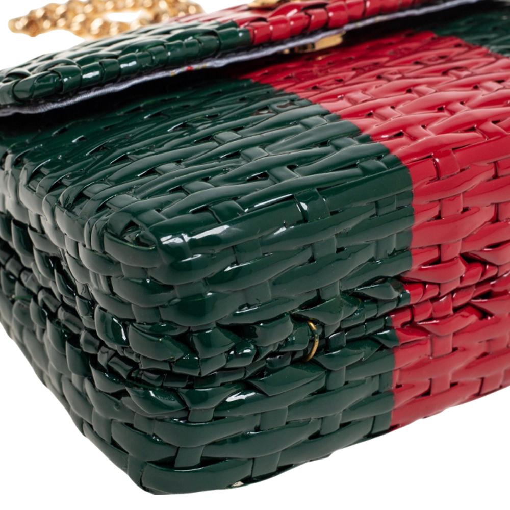 Gucci Green/Red Glazed Wicker Small Linea Cestino Shoulder Bag In New Condition In Dubai, Al Qouz 2