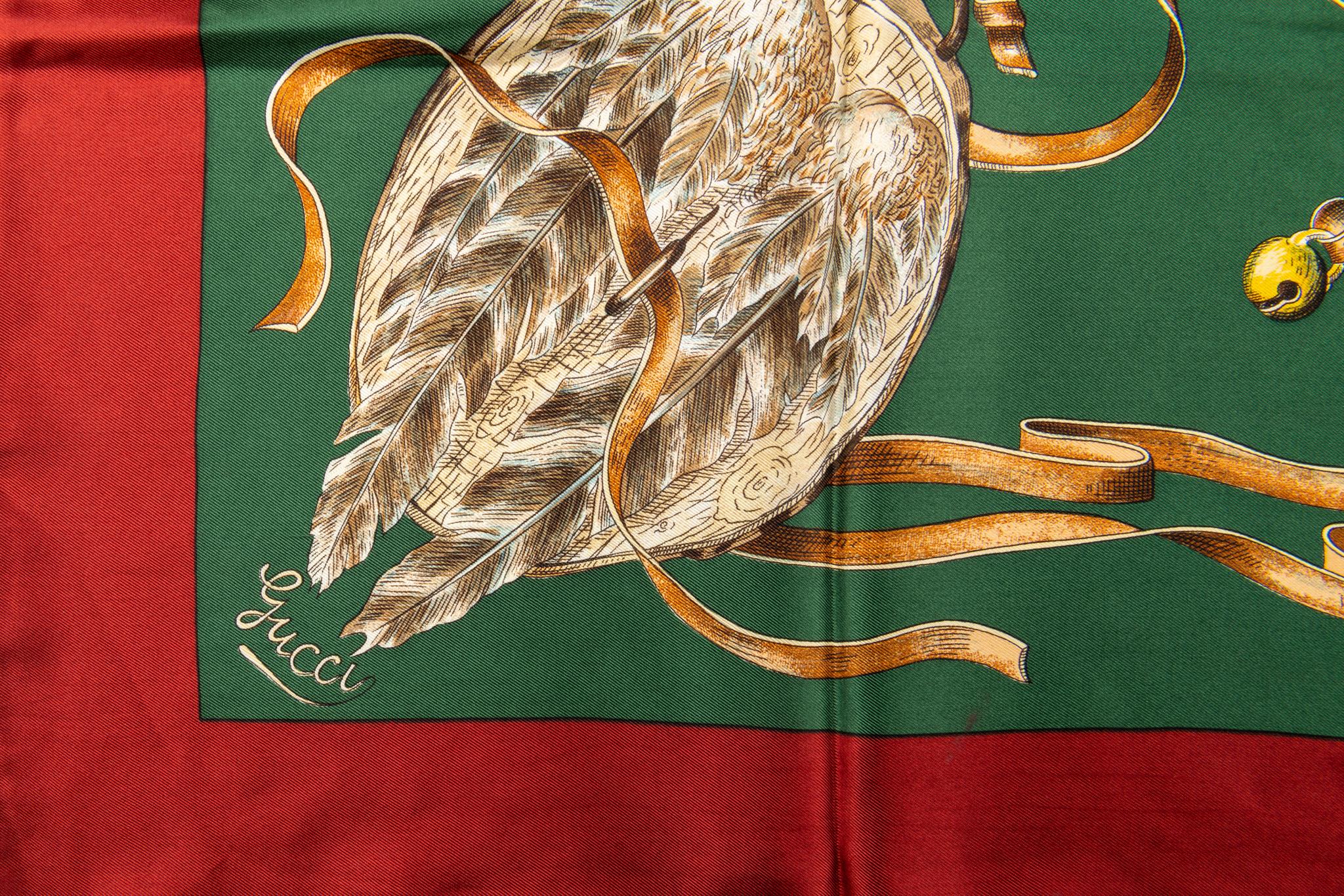 Gucci Grün Rot Seidenschal Vögel (Schwarz)