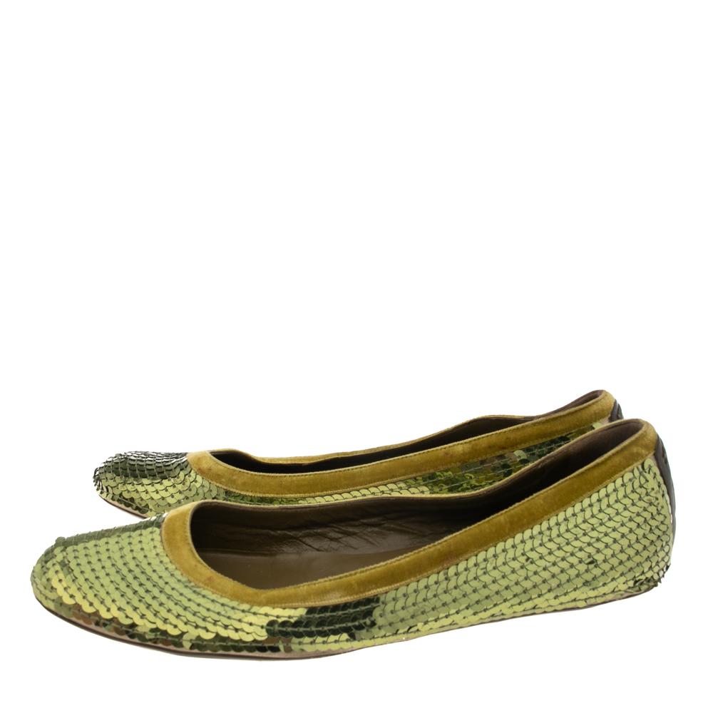 Brown Gucci Green Sequin Ballet Flats Size 38.5 For Sale