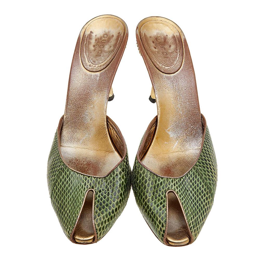Gucci Green Snakeskin Embossed Leather Peep Toe Slide Sandals Size 41 For Sale 2