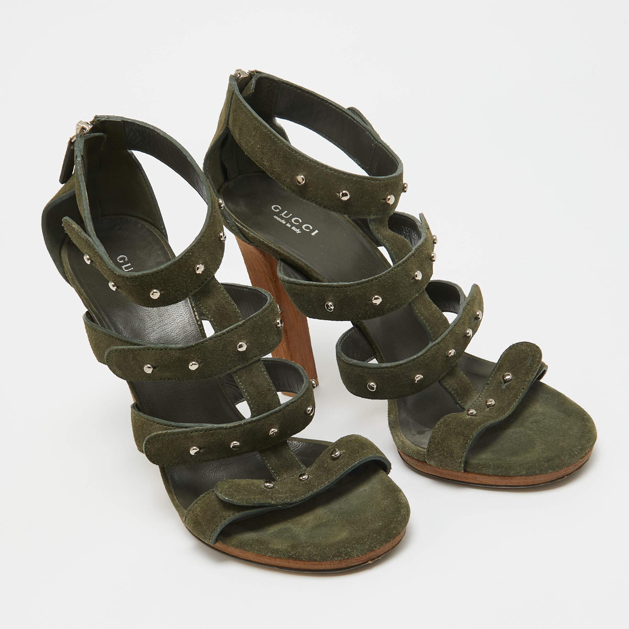 Gucci Green Suede Gladiator Ankle Sandals Size 40.5 In Excellent Condition In Dubai, Al Qouz 2