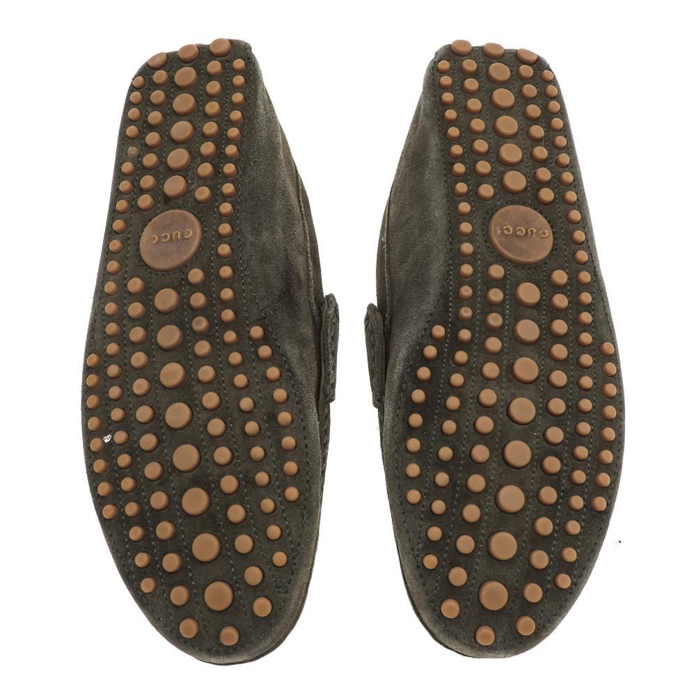 Gucci Green Suede Slip on Loafers Size 41 In Good Condition For Sale In Dubai, Al Qouz 2