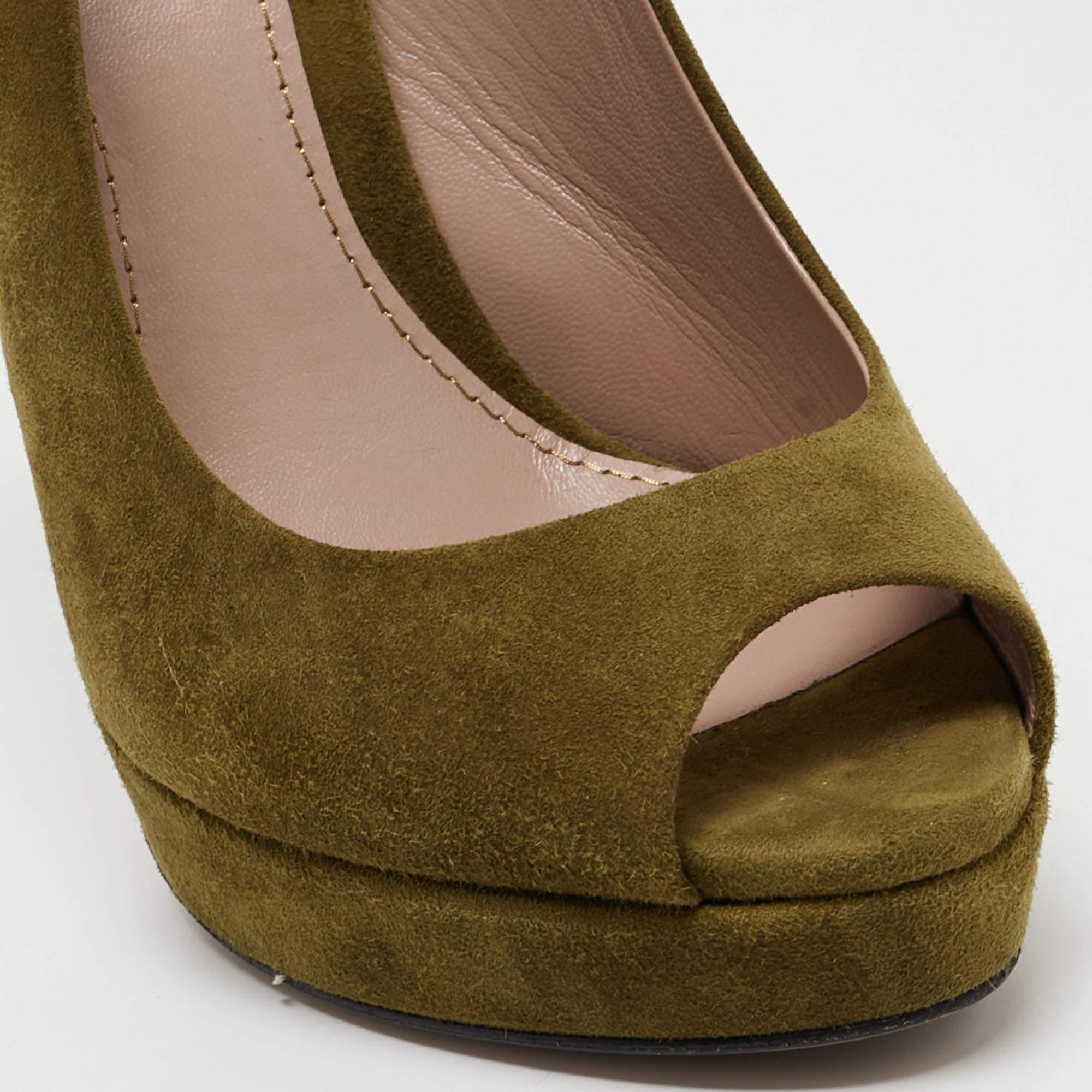 Gucci Green Suede Sofia Slingback Platform Pumps Size 38.5 For Sale 2