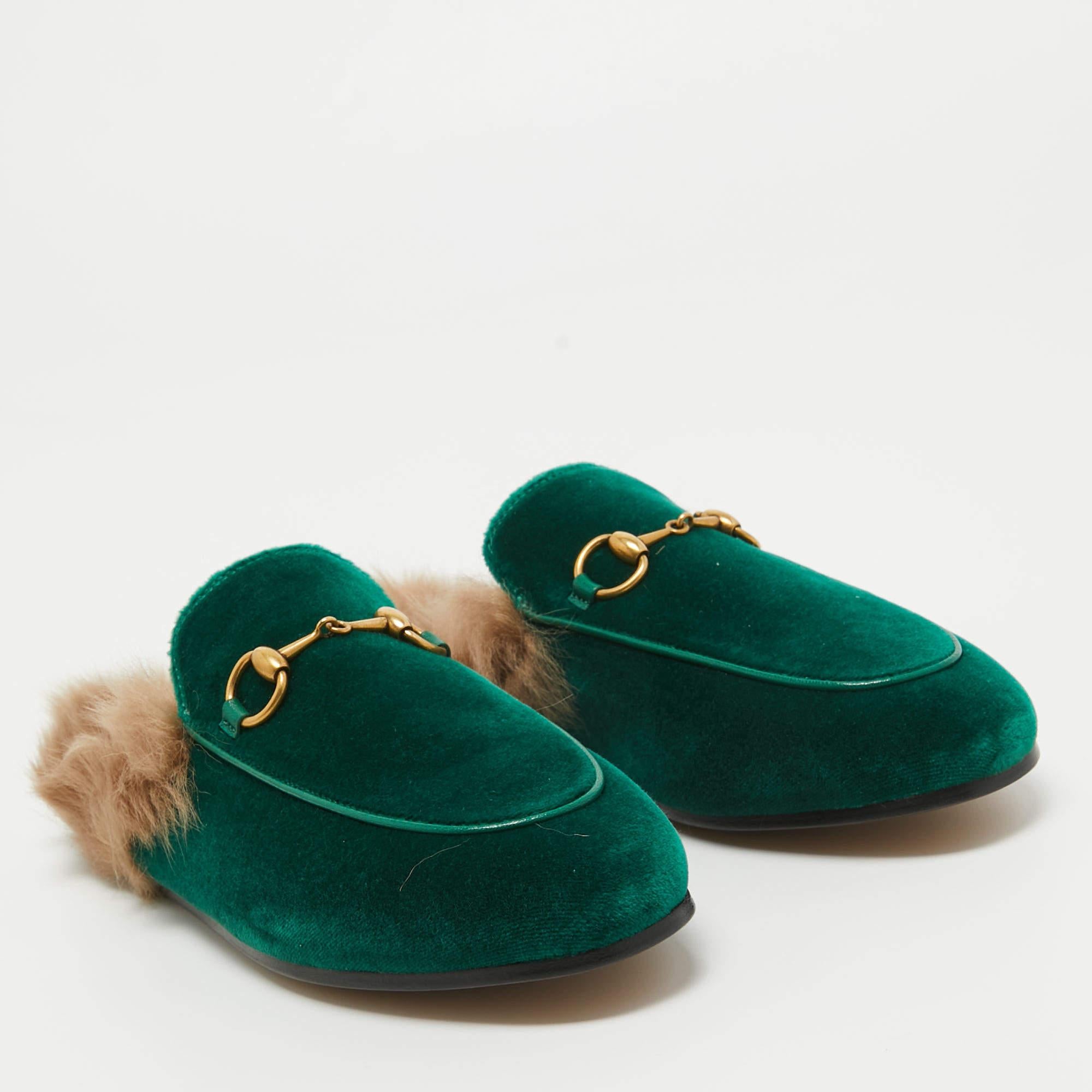 These Gucci Princetown mules signify luxury and practicality. An ultimate favorite of style enthusiasts, the silhouette of this pair gets a luxe update with the Horsebit motif on the uppers. It comes made from velvet along with fur and features a