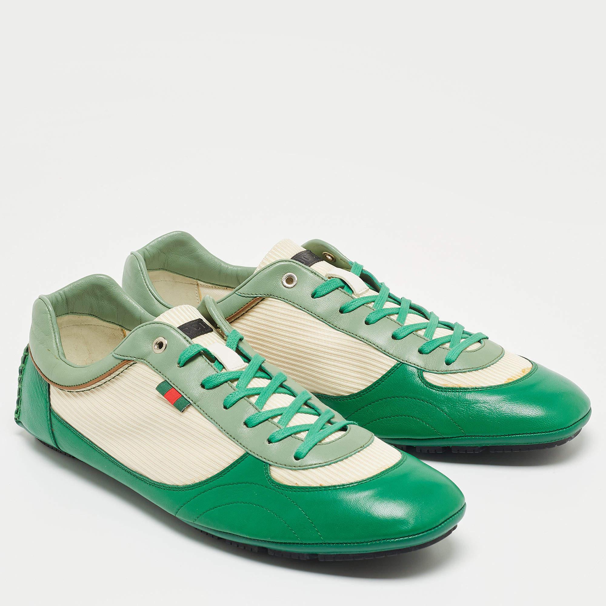 Give your outfit a luxe update with this pair of Gucci green sneakers. The shoes are sewn perfectly to help you make a statement in them for a long time.

