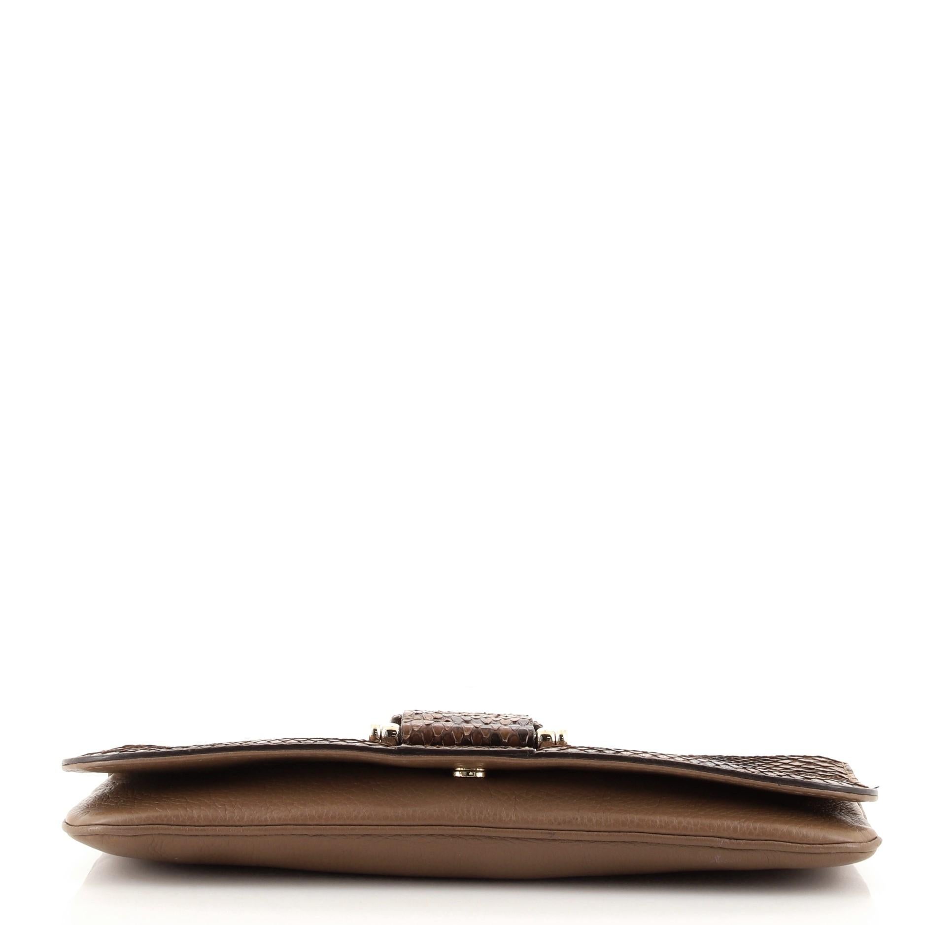 Gucci-Clutch aus Python und Leder in Greenwich im Zustand „Gut“ in NY, NY