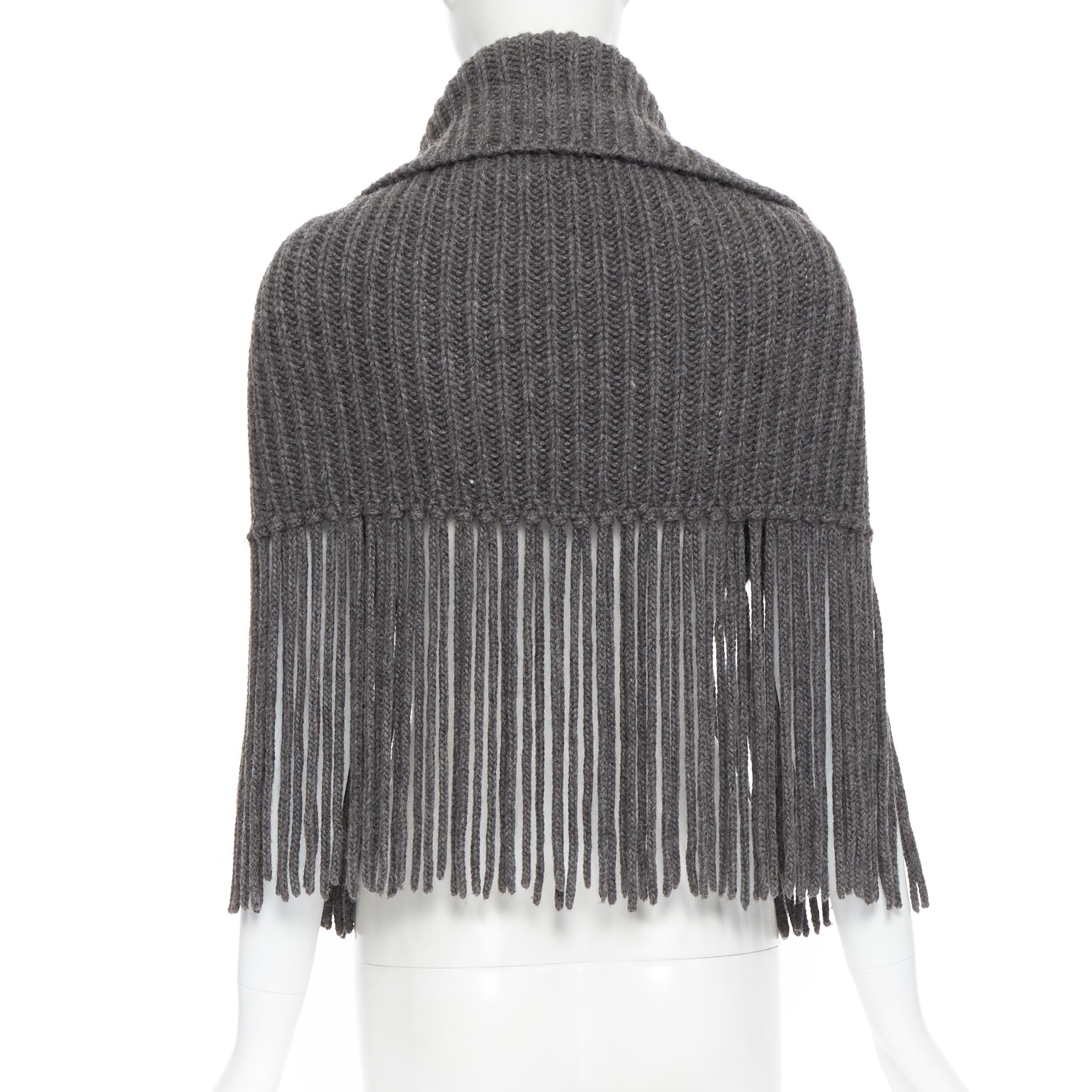 GUCCI grey alpaca wool chunky knit fringe trimmed zip front winter shawl scarf In Excellent Condition In Hong Kong, NT