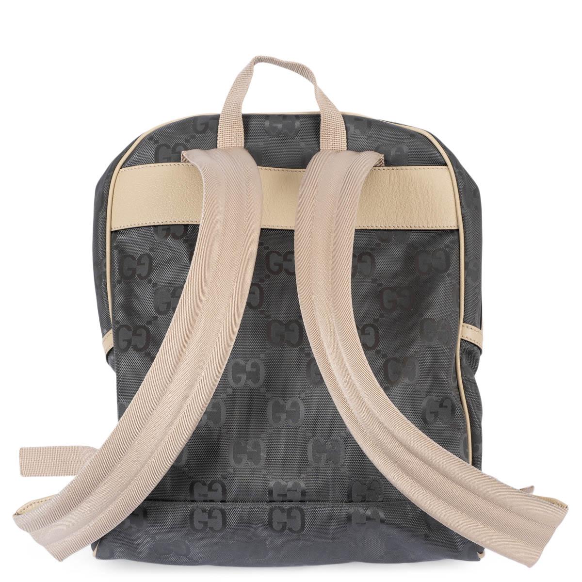 GUCCI grey beige GG MONOGRAM ECONYL OFF THE GRID Backpack Bag In Excellent Condition For Sale In Zürich, CH