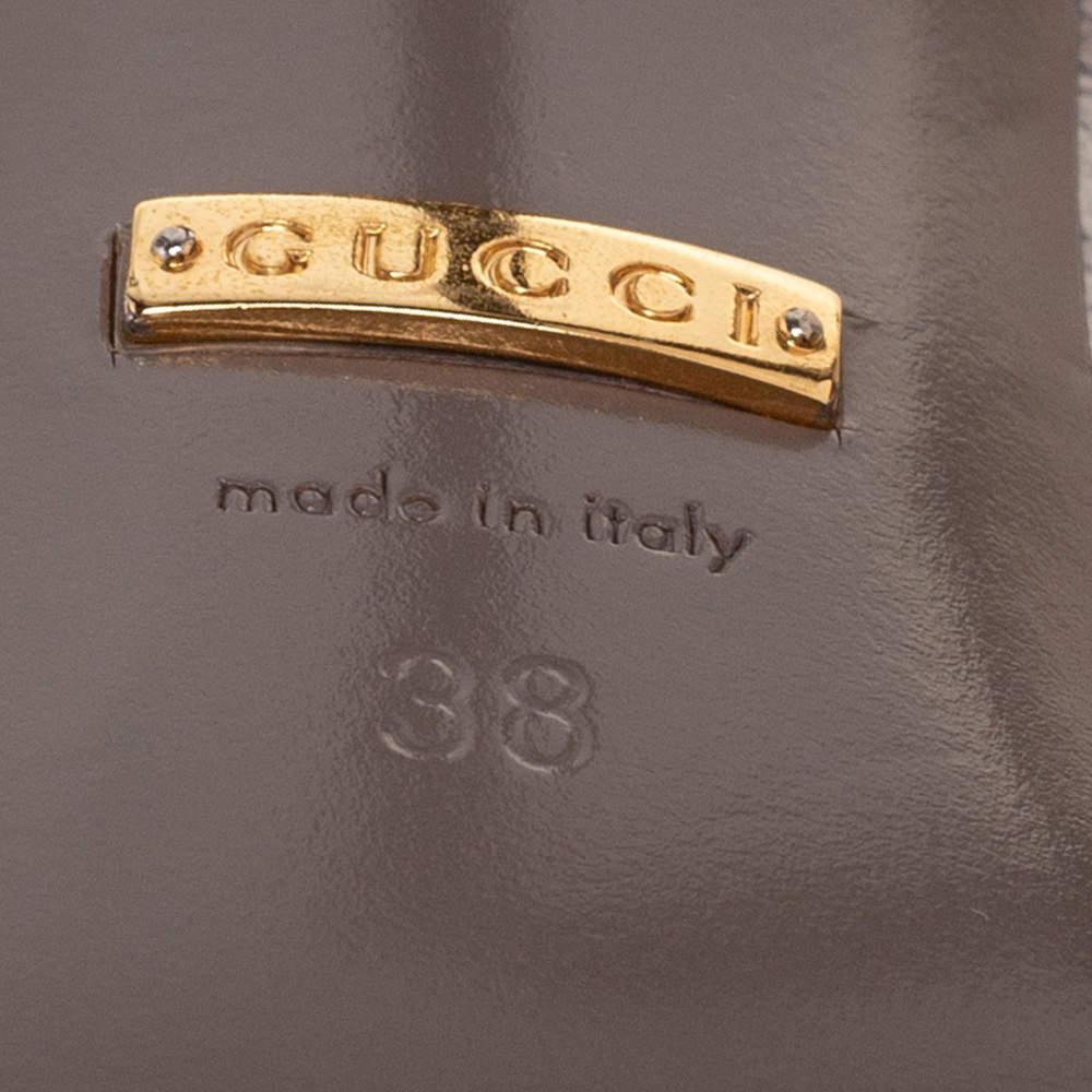 Gucci Grey/Beige Karung Leather Peep-Toe Pumps Size 38 In Good Condition For Sale In Dubai, Al Qouz 2
