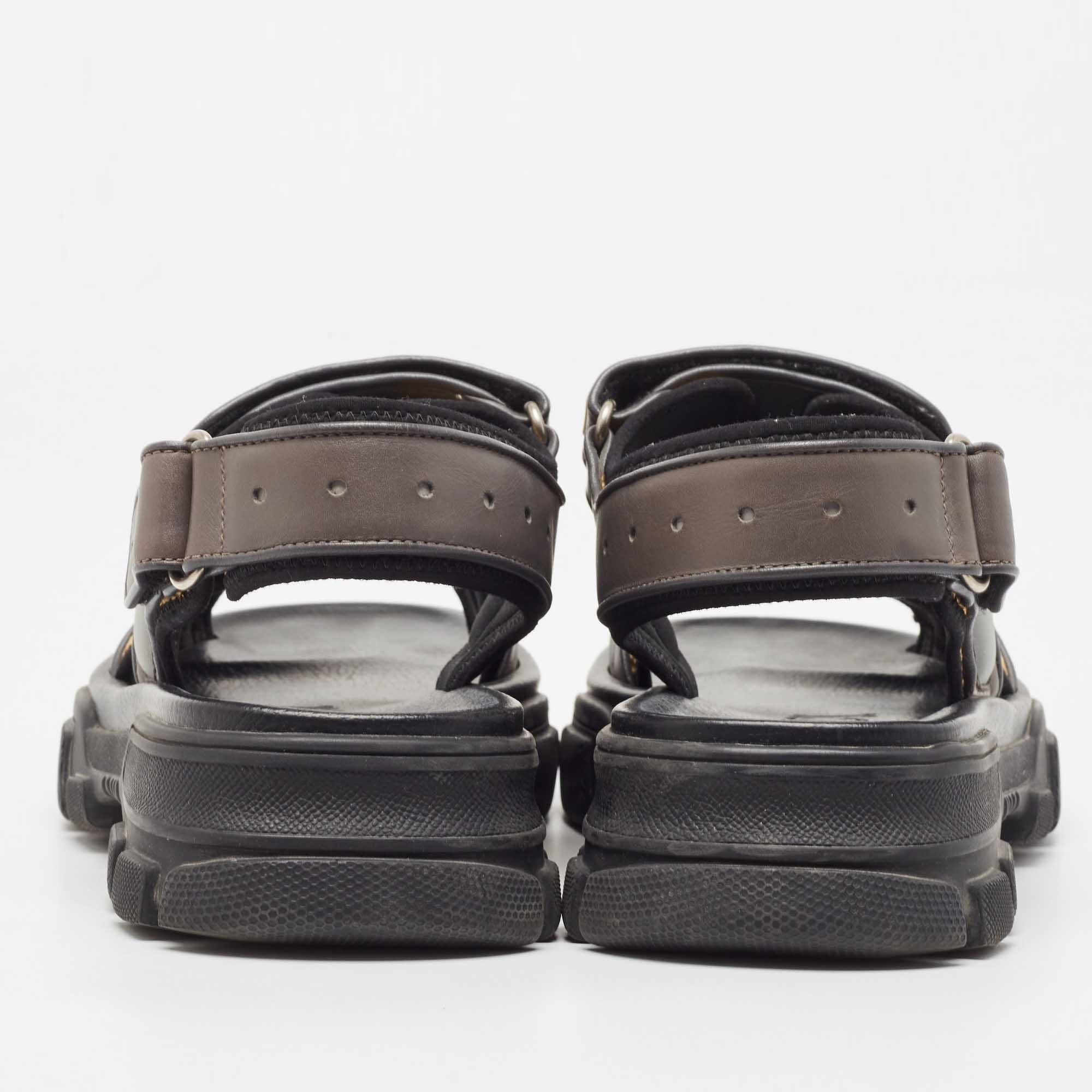 Nero Gucci Sandali con logo in pelle e rete grigio/beige misura 41,5